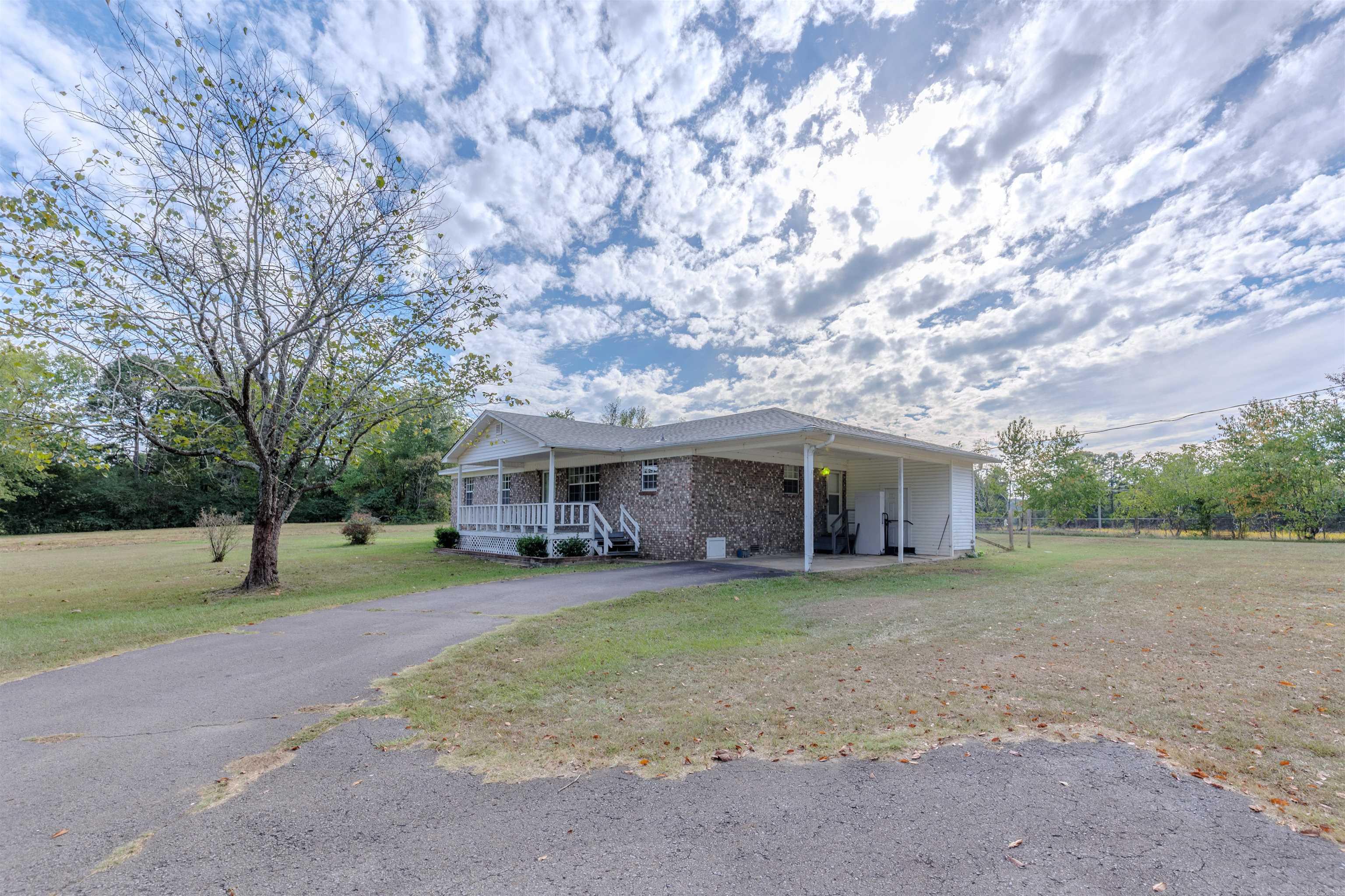 1739 Highway 216  Houston, AR
