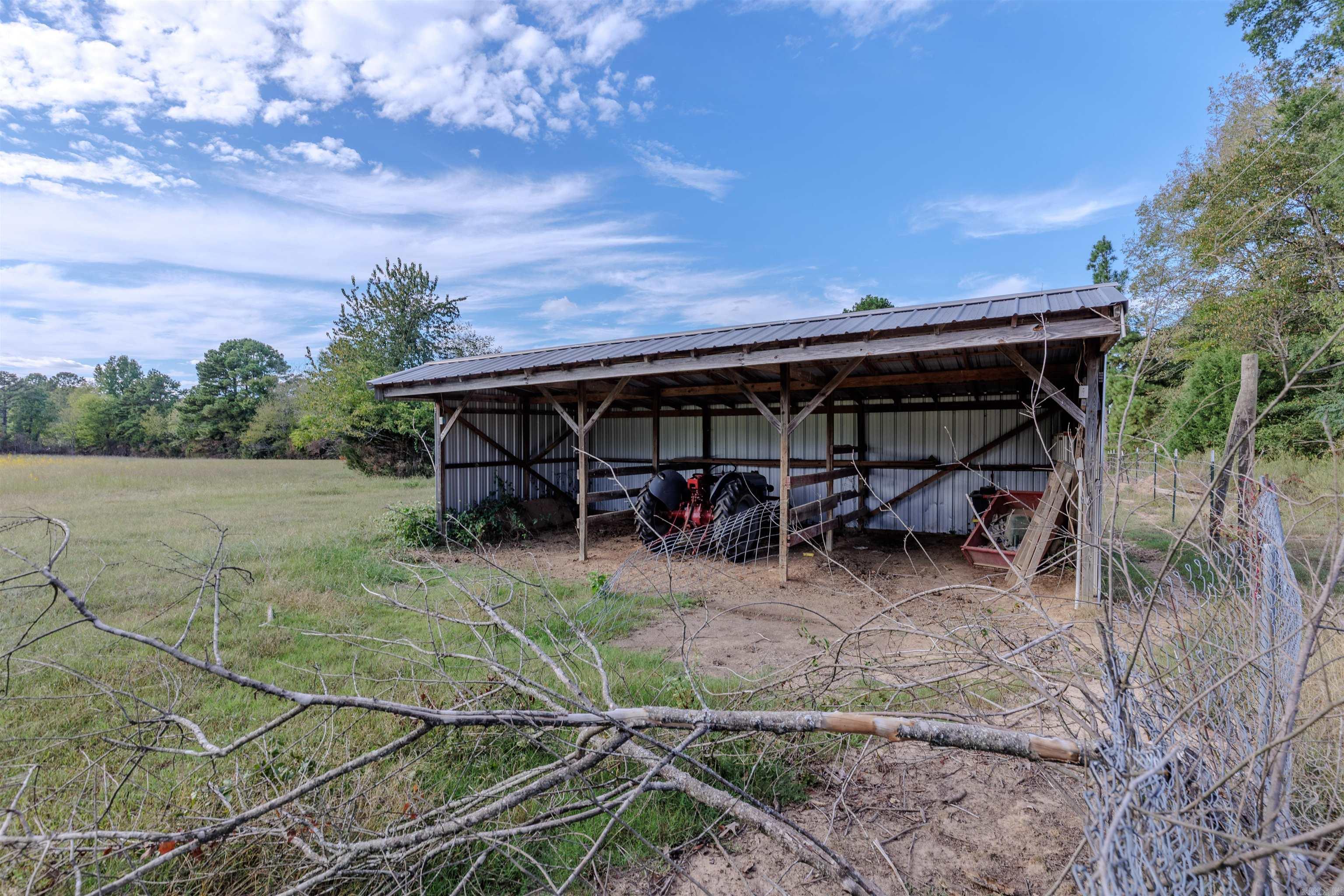 1739 Highway 216  Houston, AR
