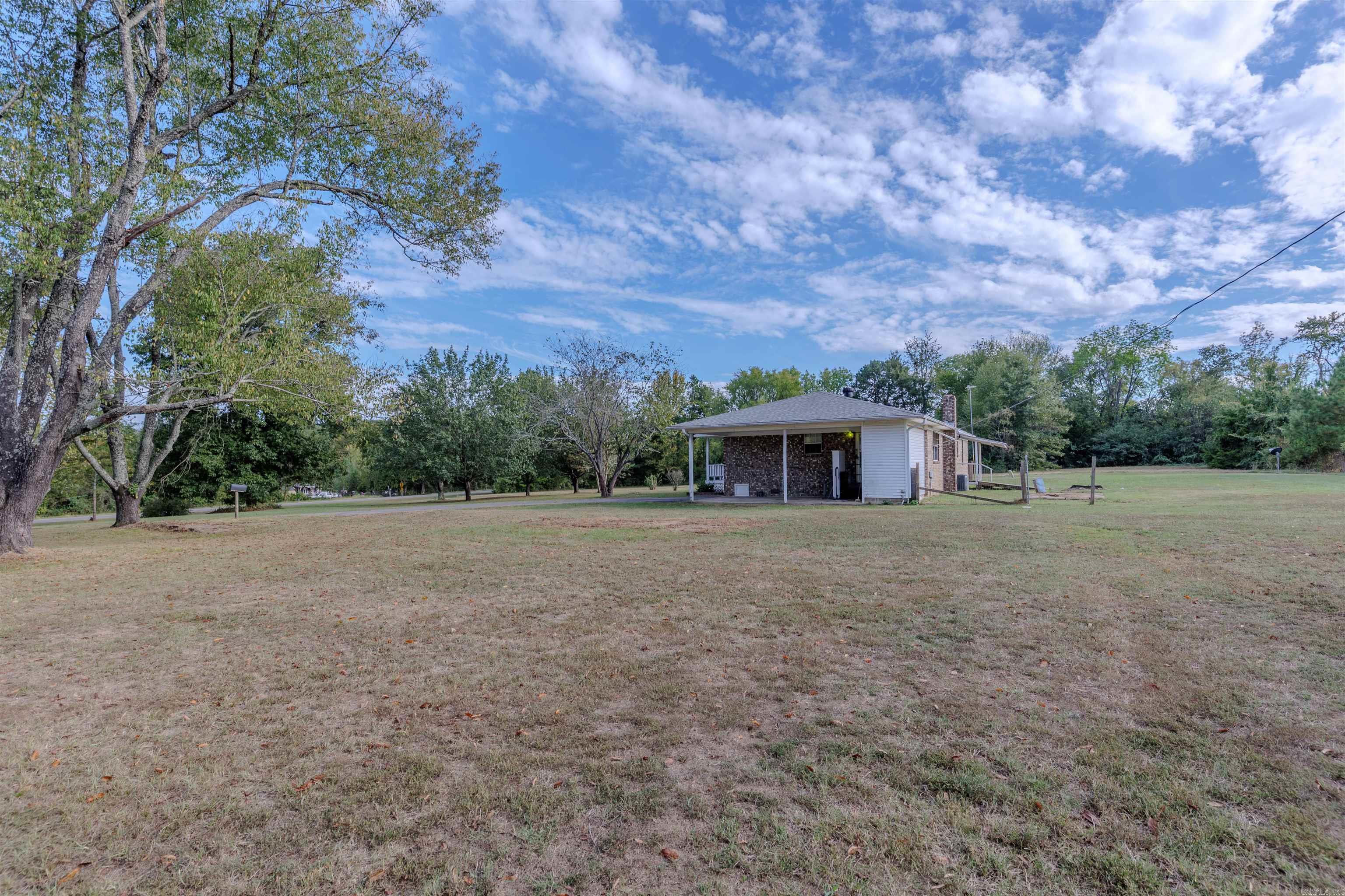 1739 Highway 216  Houston, AR