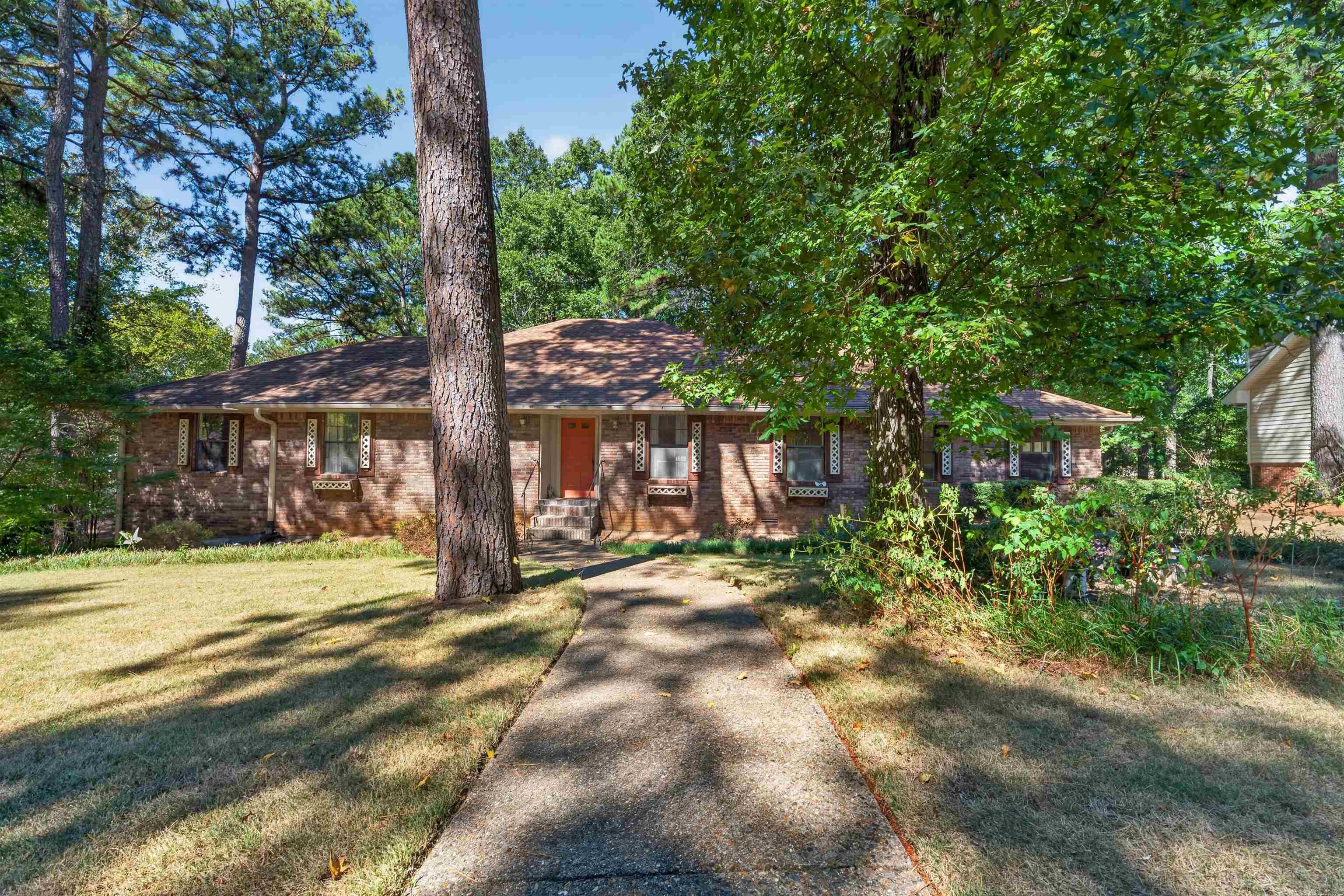10  Ivy  Arkadelphia, AR