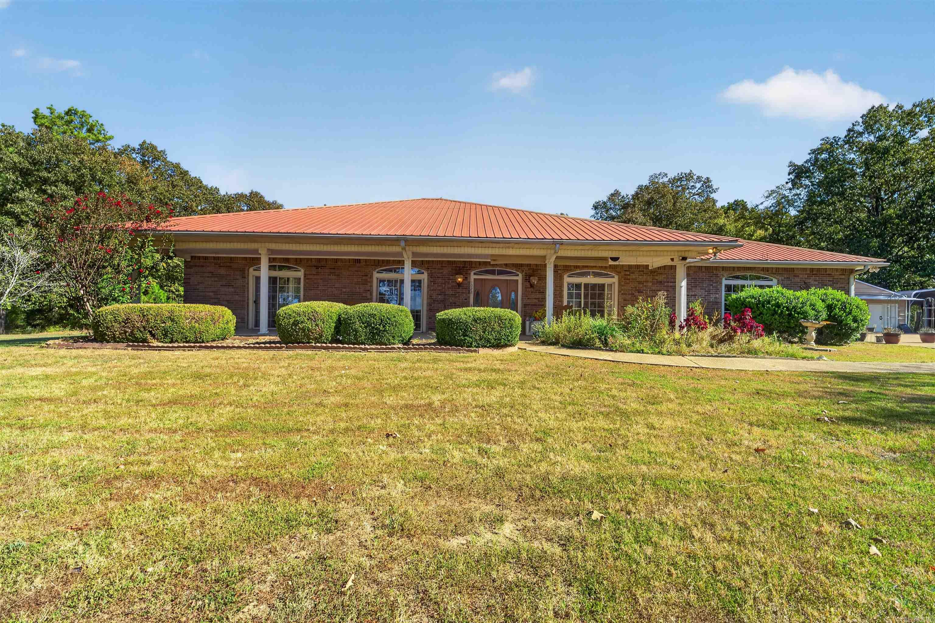1022  Old Military  Arkadelphia, AR
