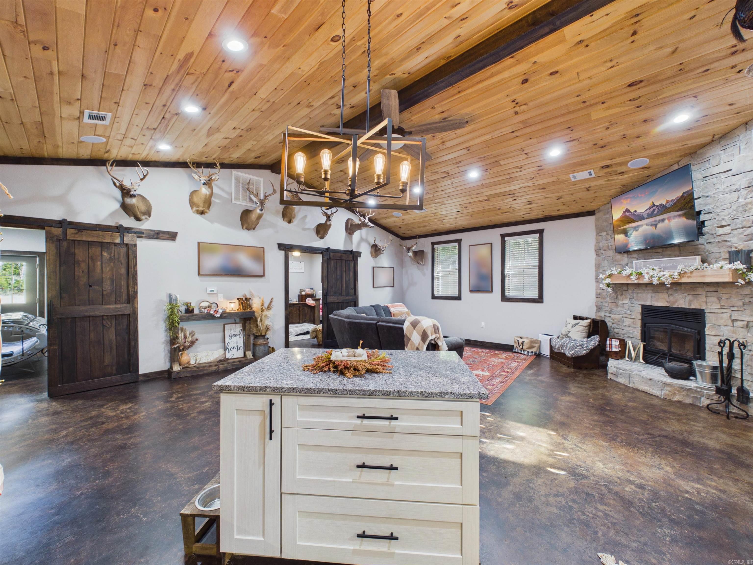 106 W PROSPERITY RD  Poughkeepsie, AR