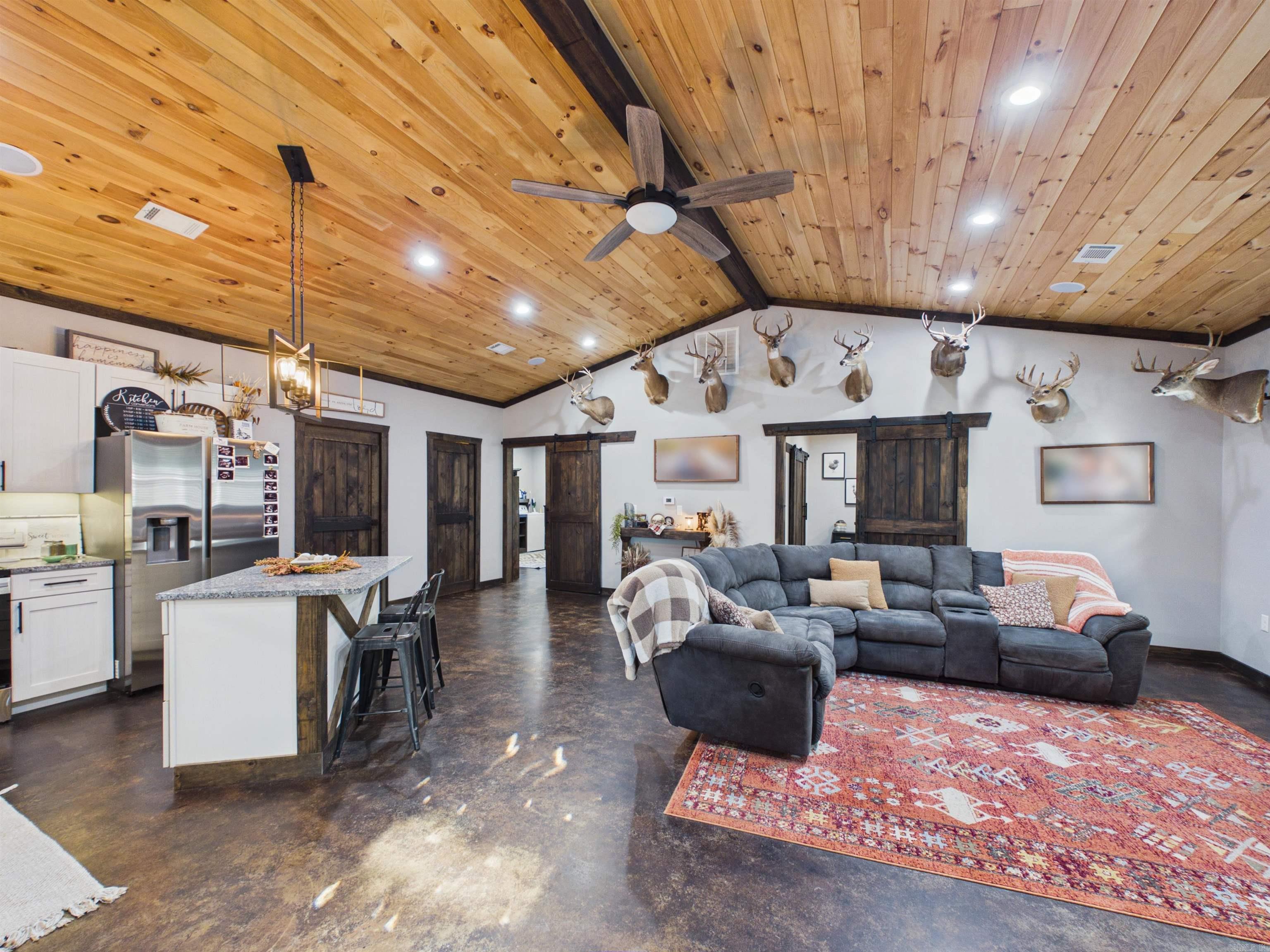 106 W PROSPERITY RD  Poughkeepsie, AR