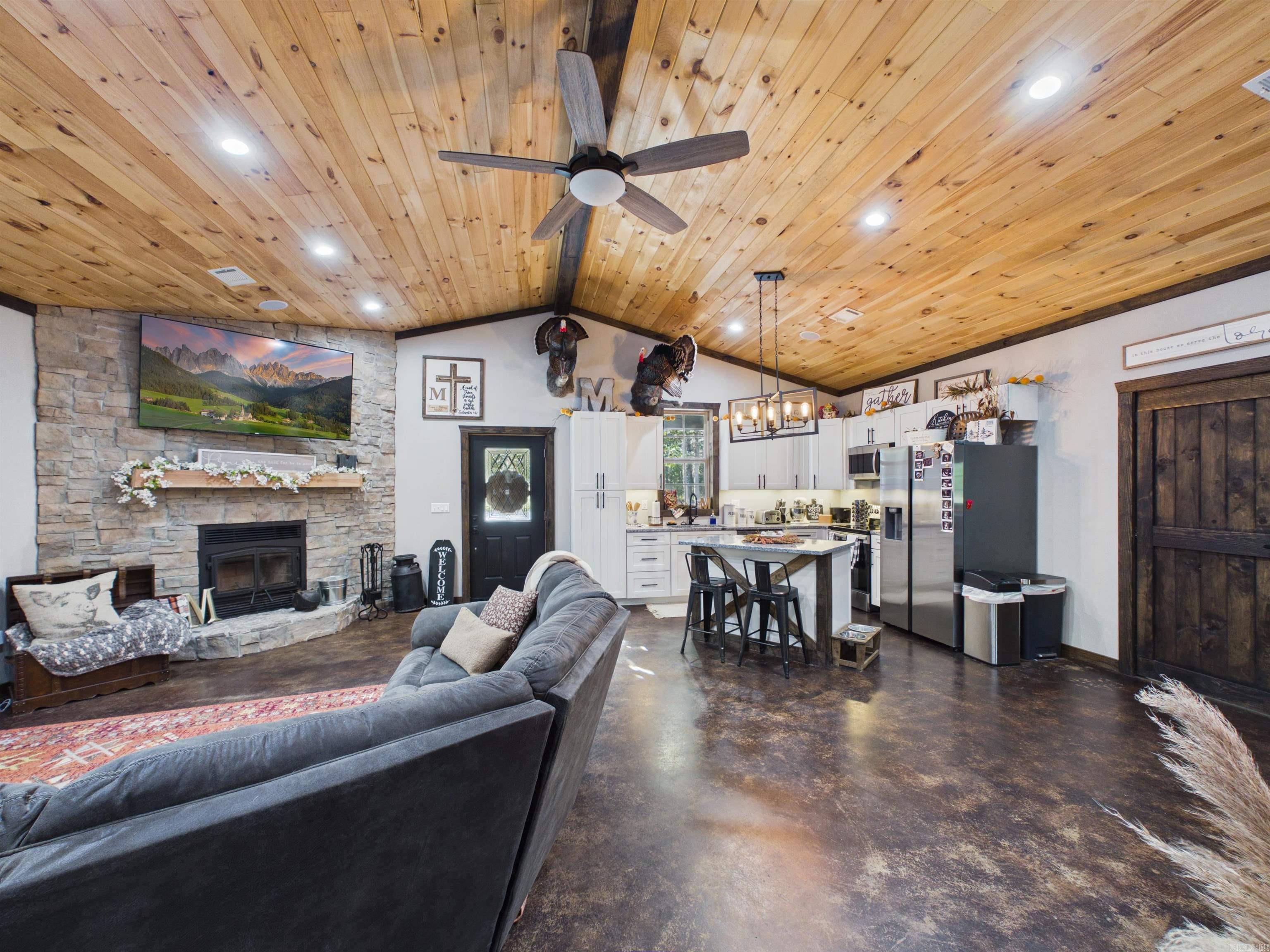 106 W PROSPERITY RD  Poughkeepsie, AR
