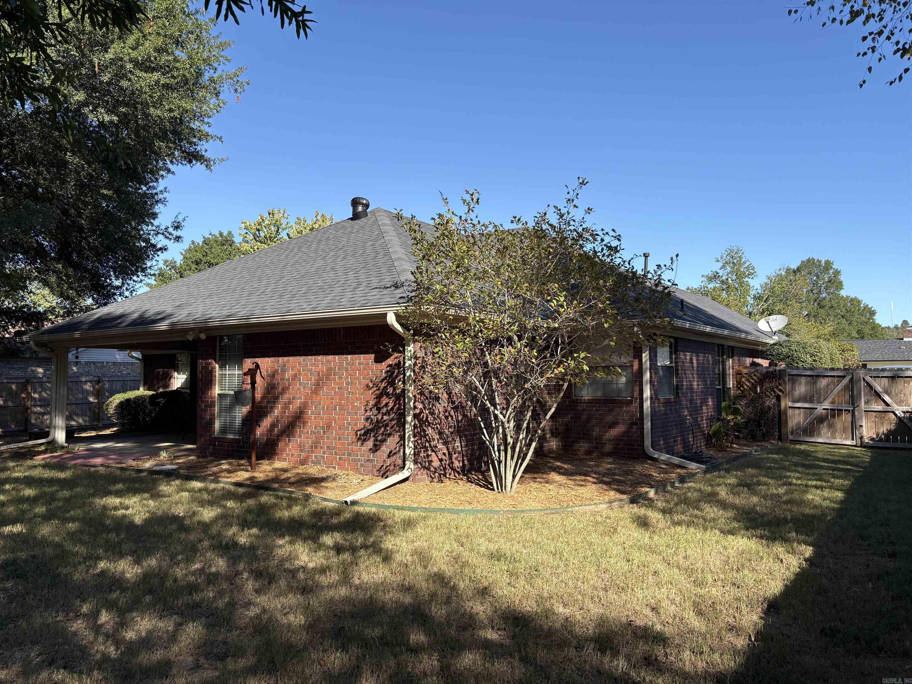 2111 Millwood  Conway, AR