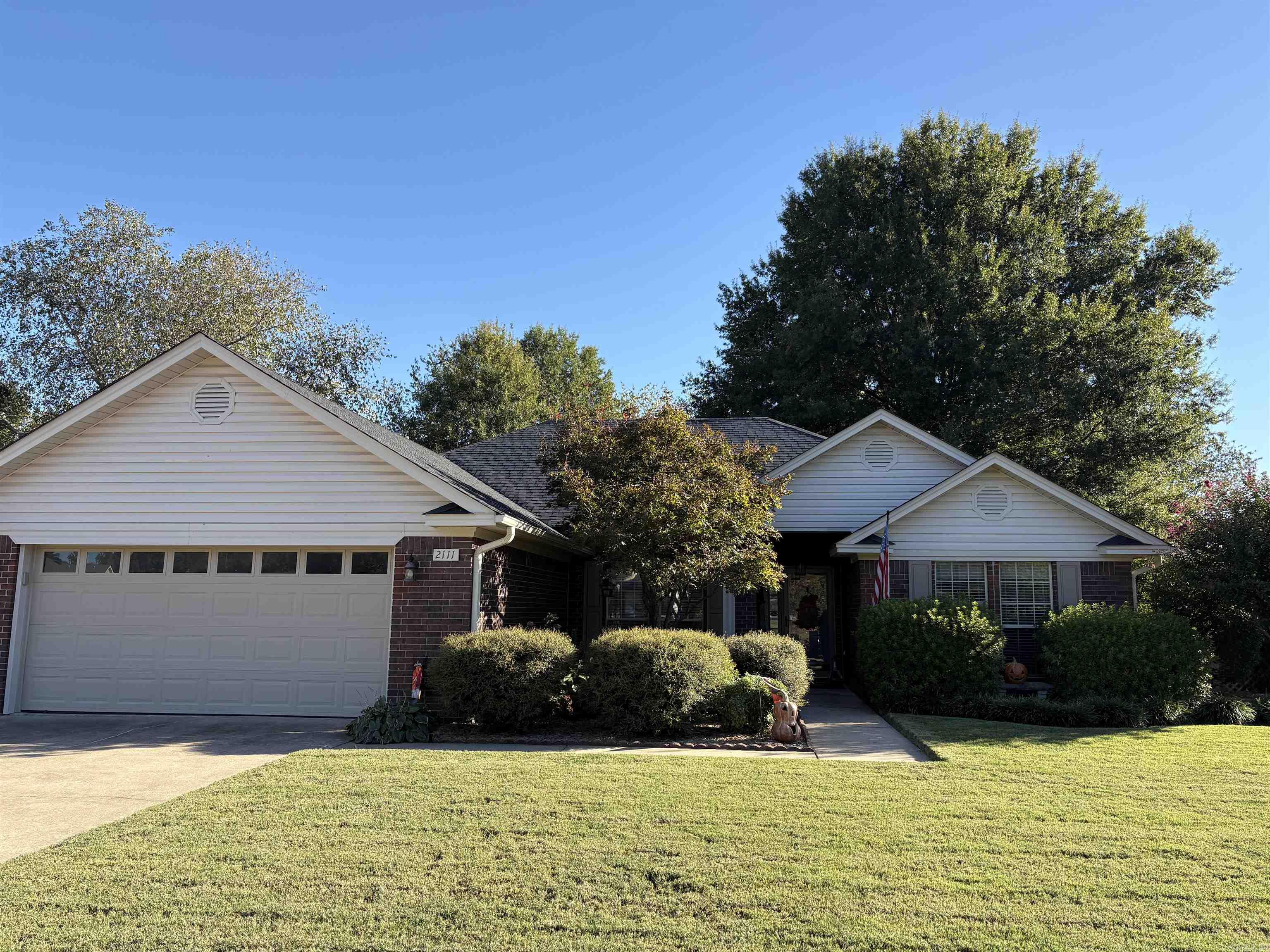2111 Millwood  Conway, AR