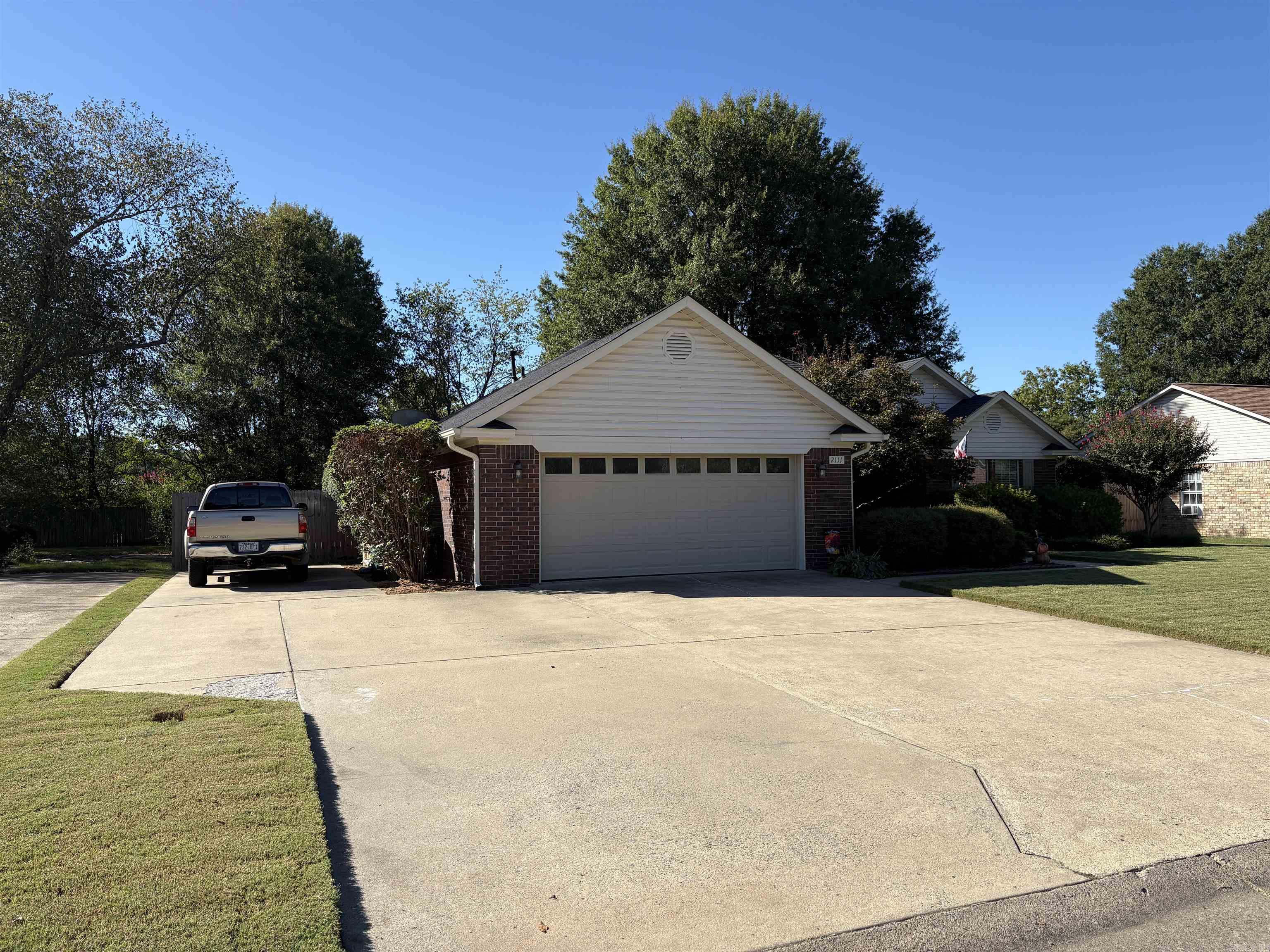 2111 Millwood  Conway, AR