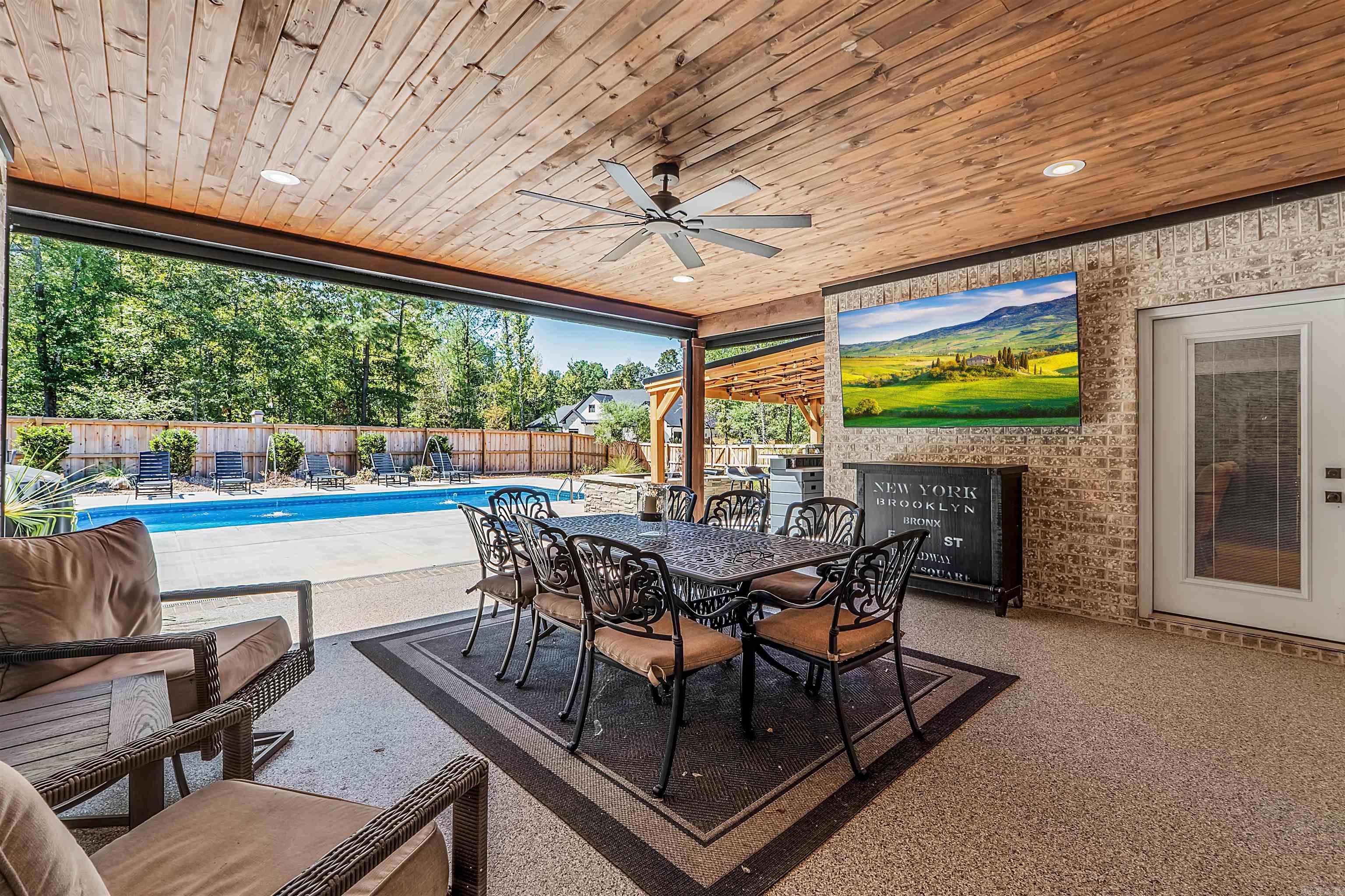 312 Devoe Bend Drive  Maumelle, AR