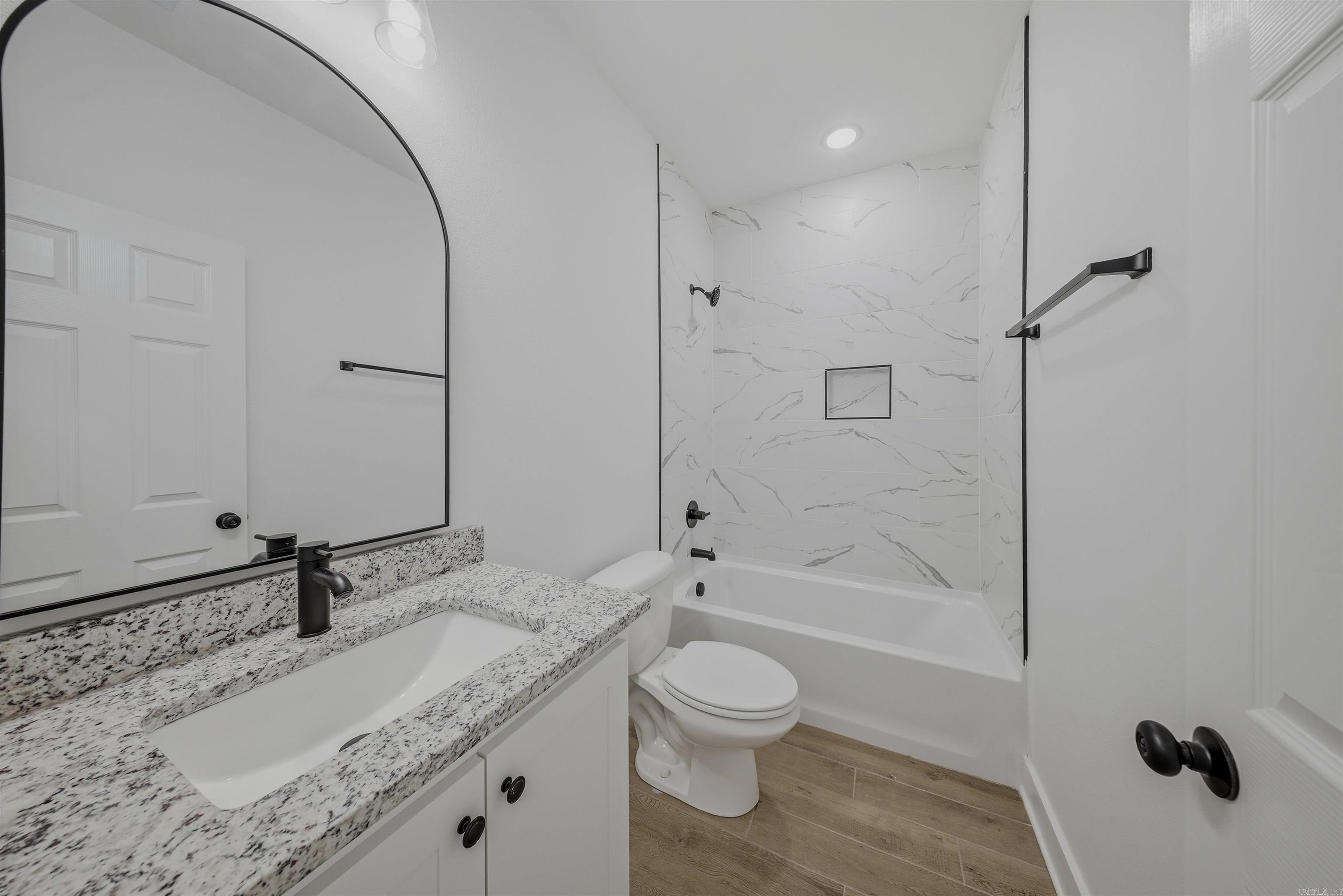 145 Coal Mountain  El Paso, AR