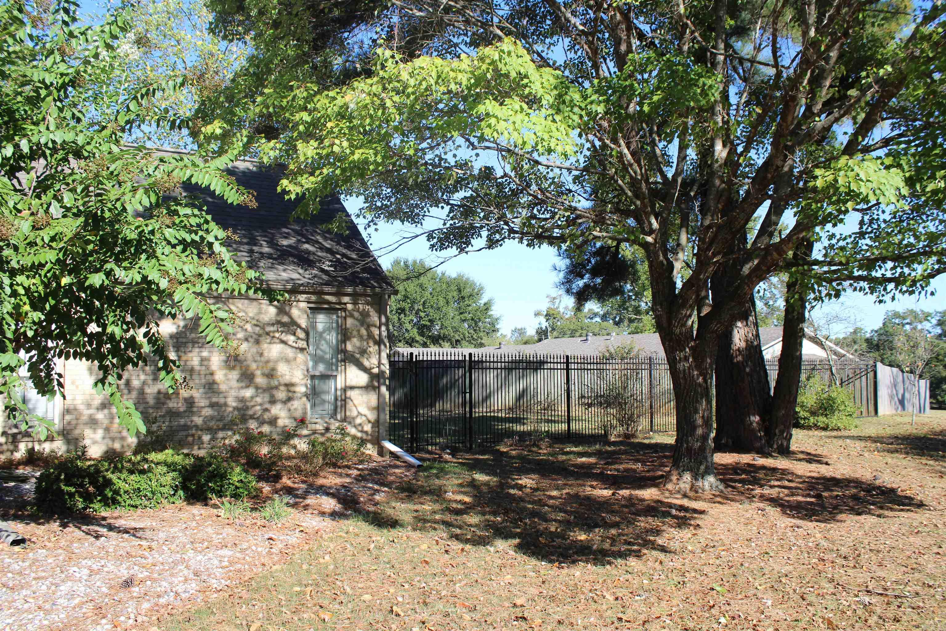 1504 Steel  Nashville, AR