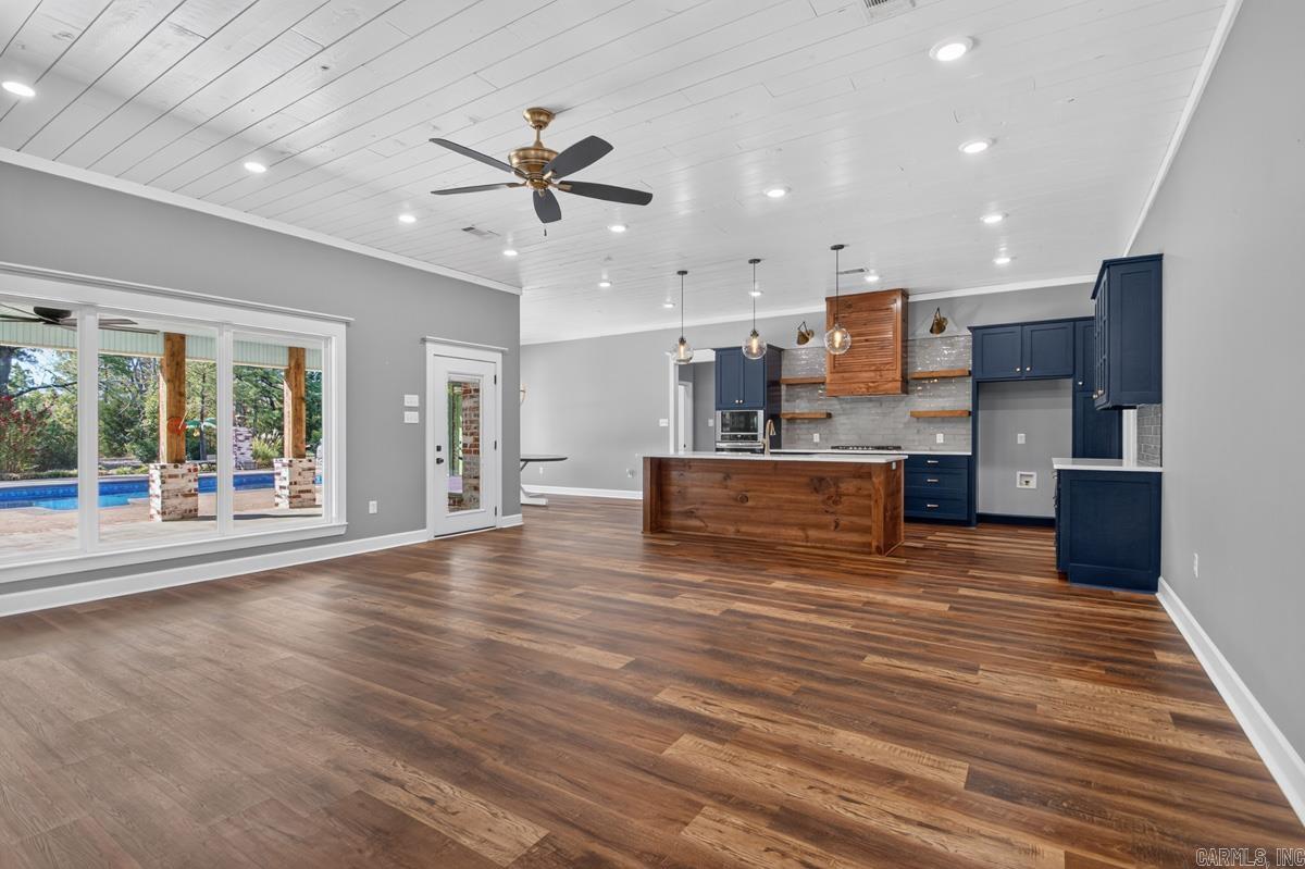 7633 W US-270  Prattsville, AR