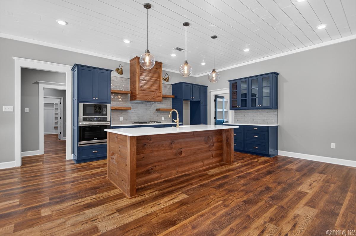 7633 W US-270  Prattsville, AR