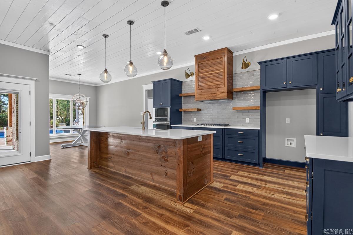 7633 W US-270  Prattsville, AR