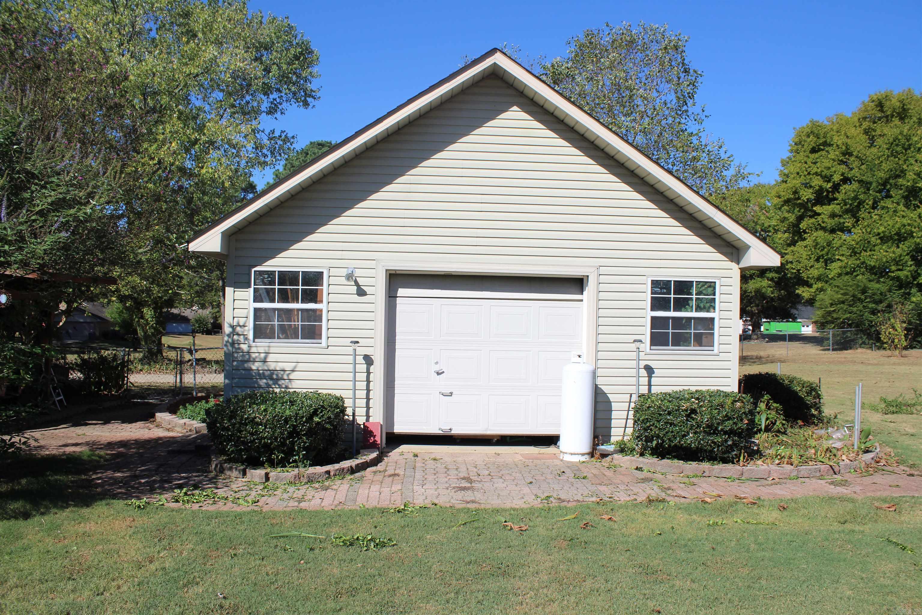 301 Deerwood  Nashville, AR