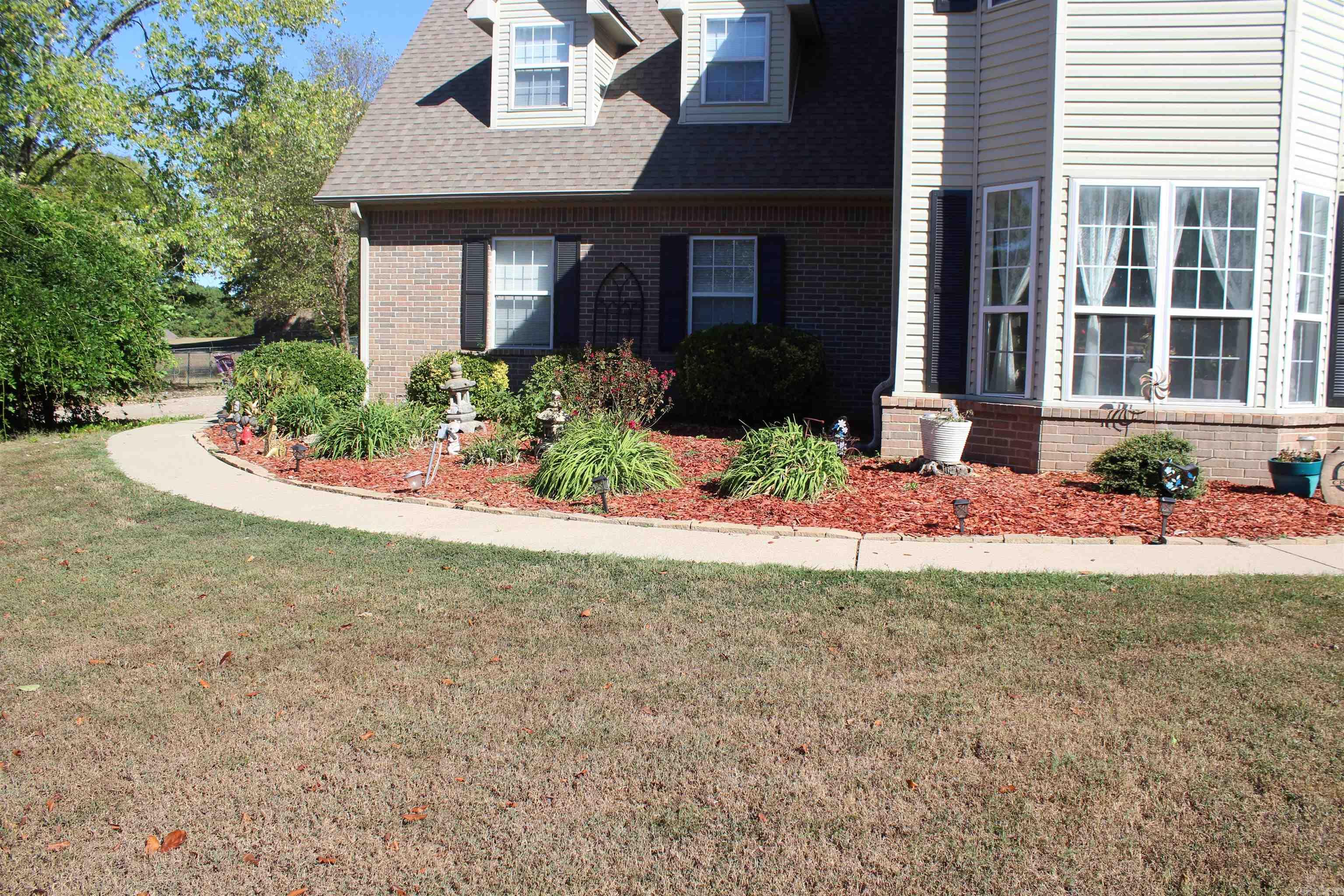301 Deerwood  Nashville, AR