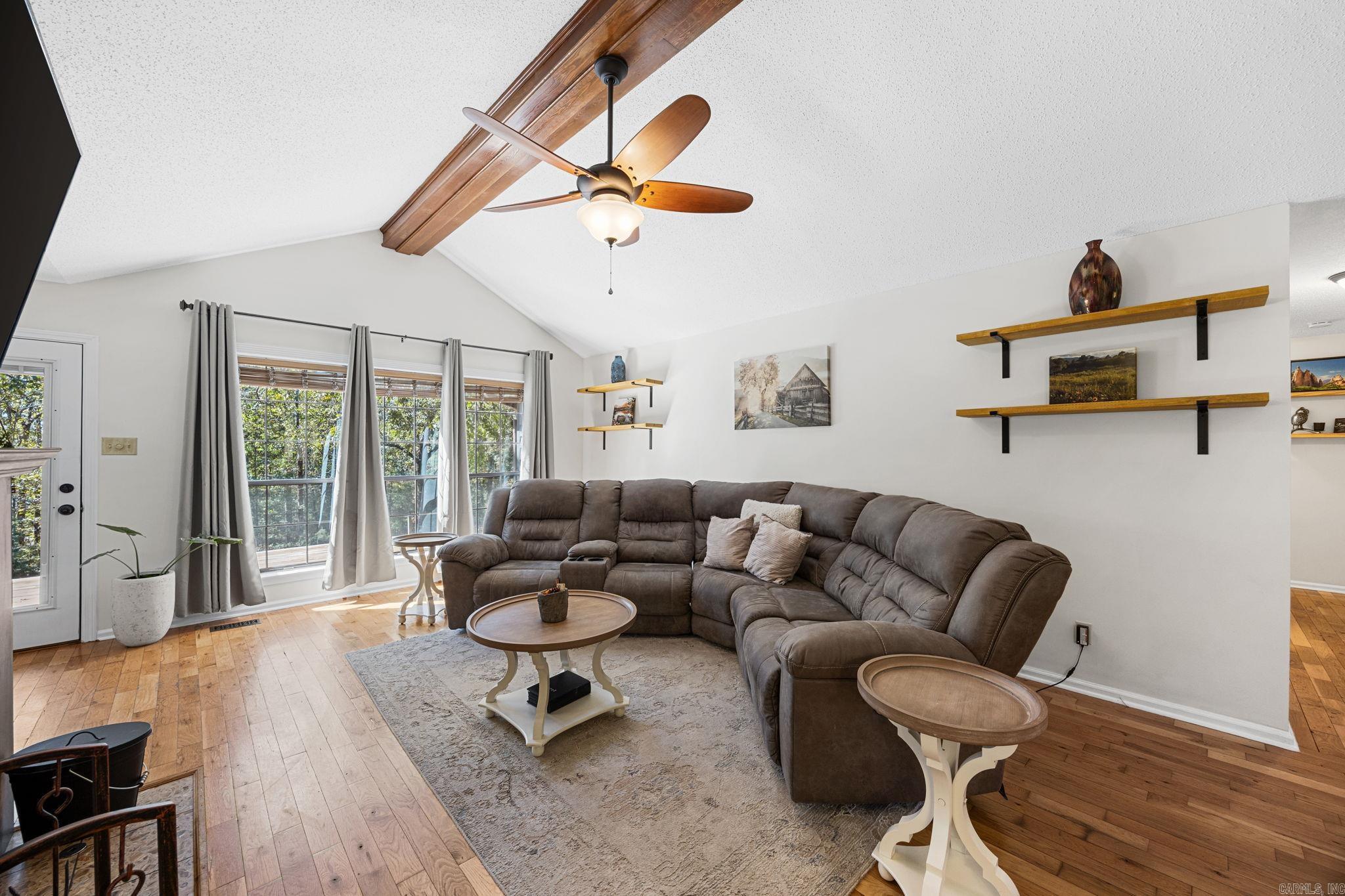 31 Oakview  Austin, AR