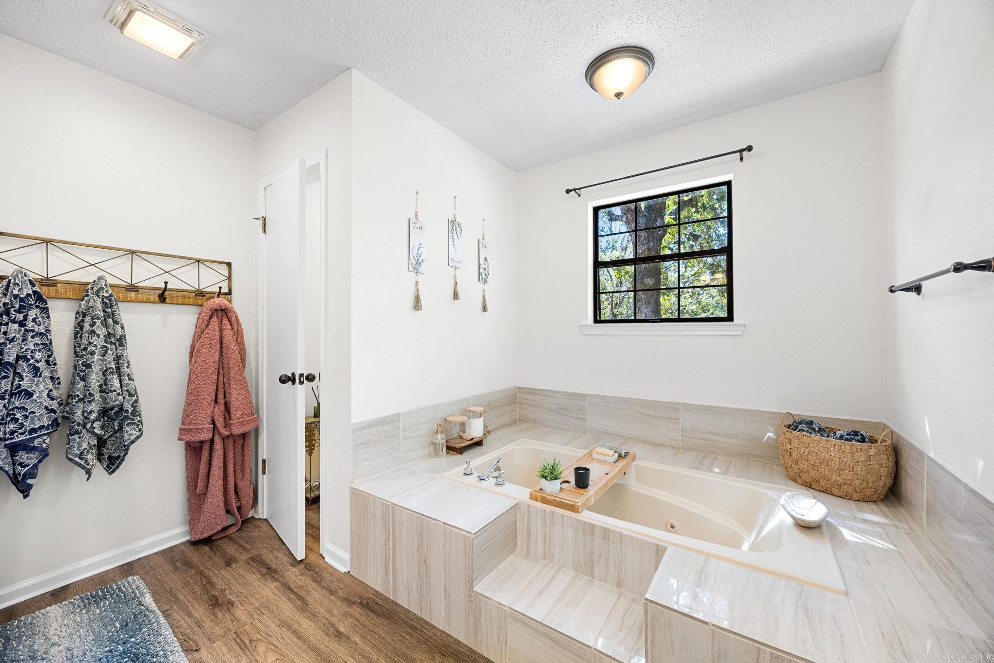 31 Oakview  Austin, AR