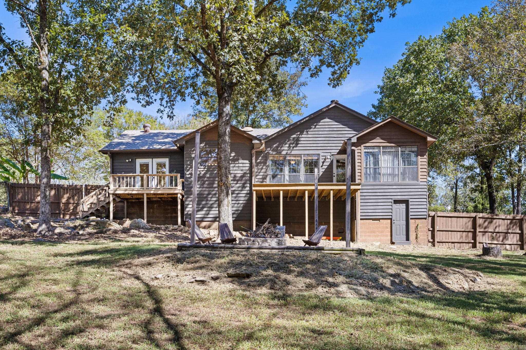 31 Oakview  Austin, AR