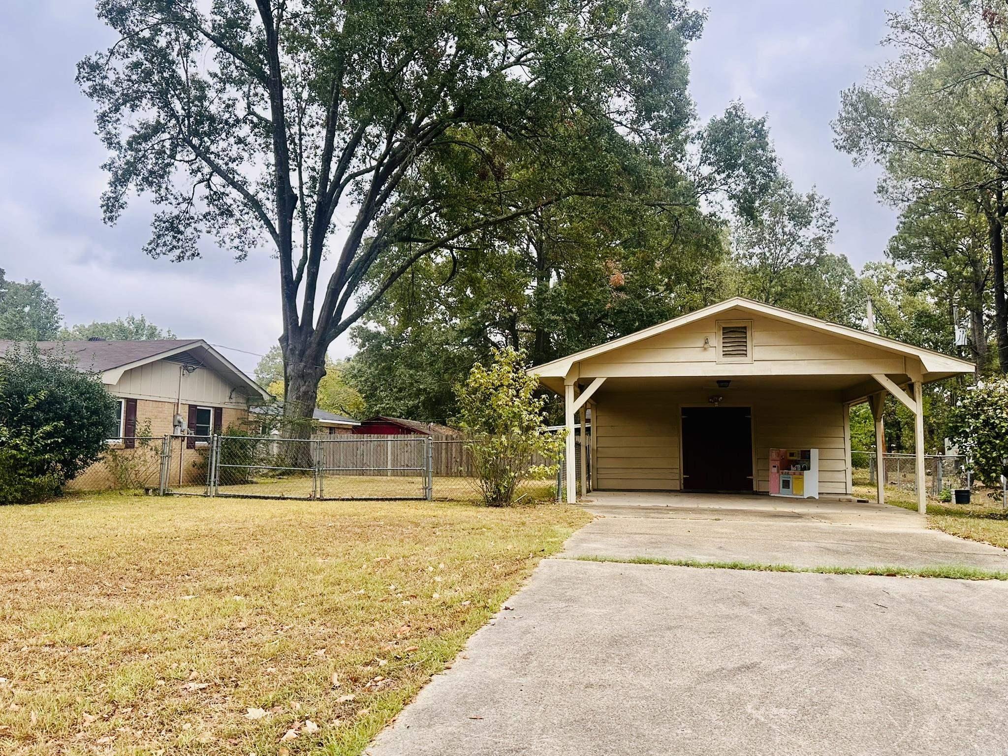 1609 S Mississippi St  Crossett, AR