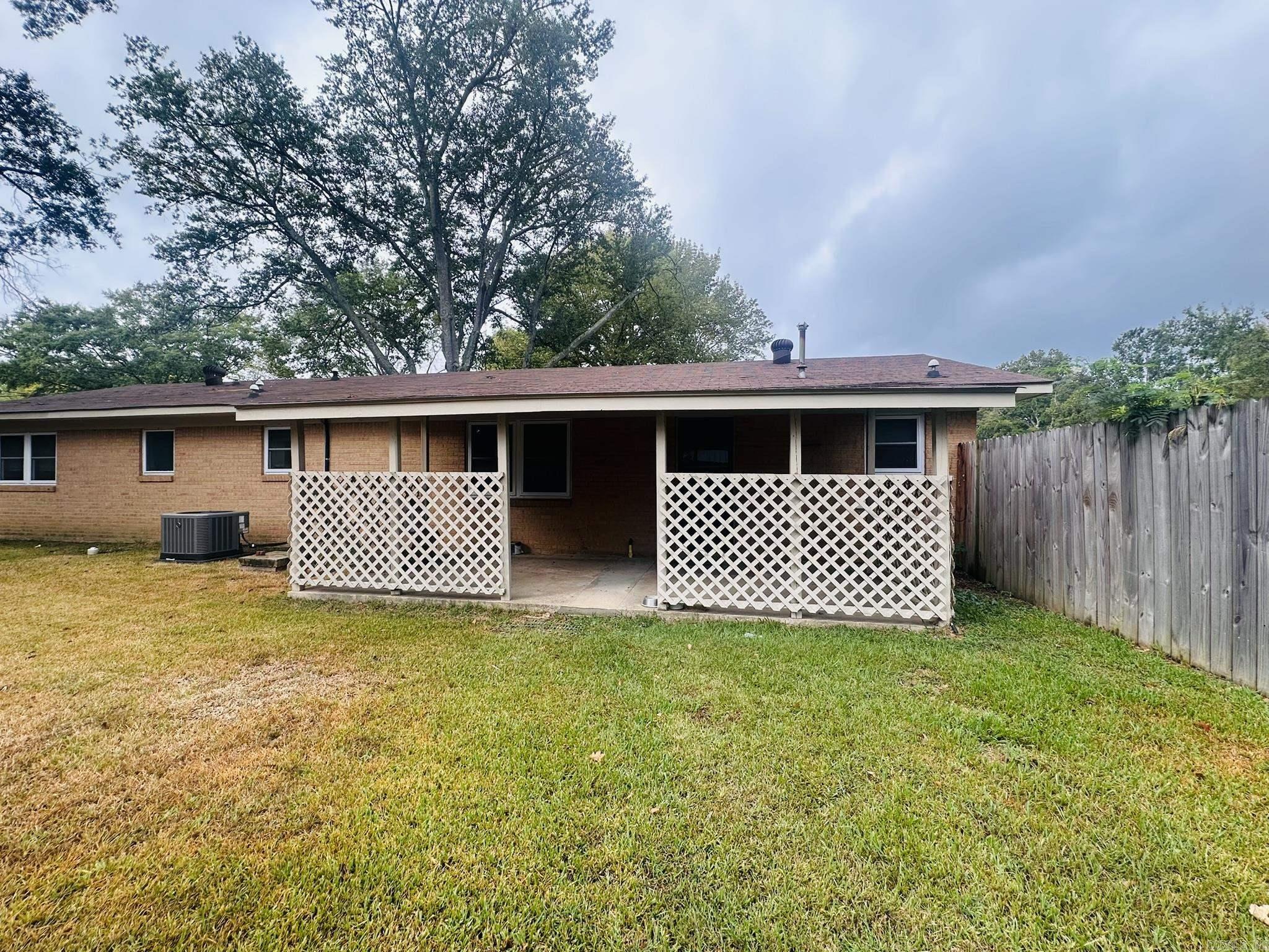 1609 S Mississippi St  Crossett, AR