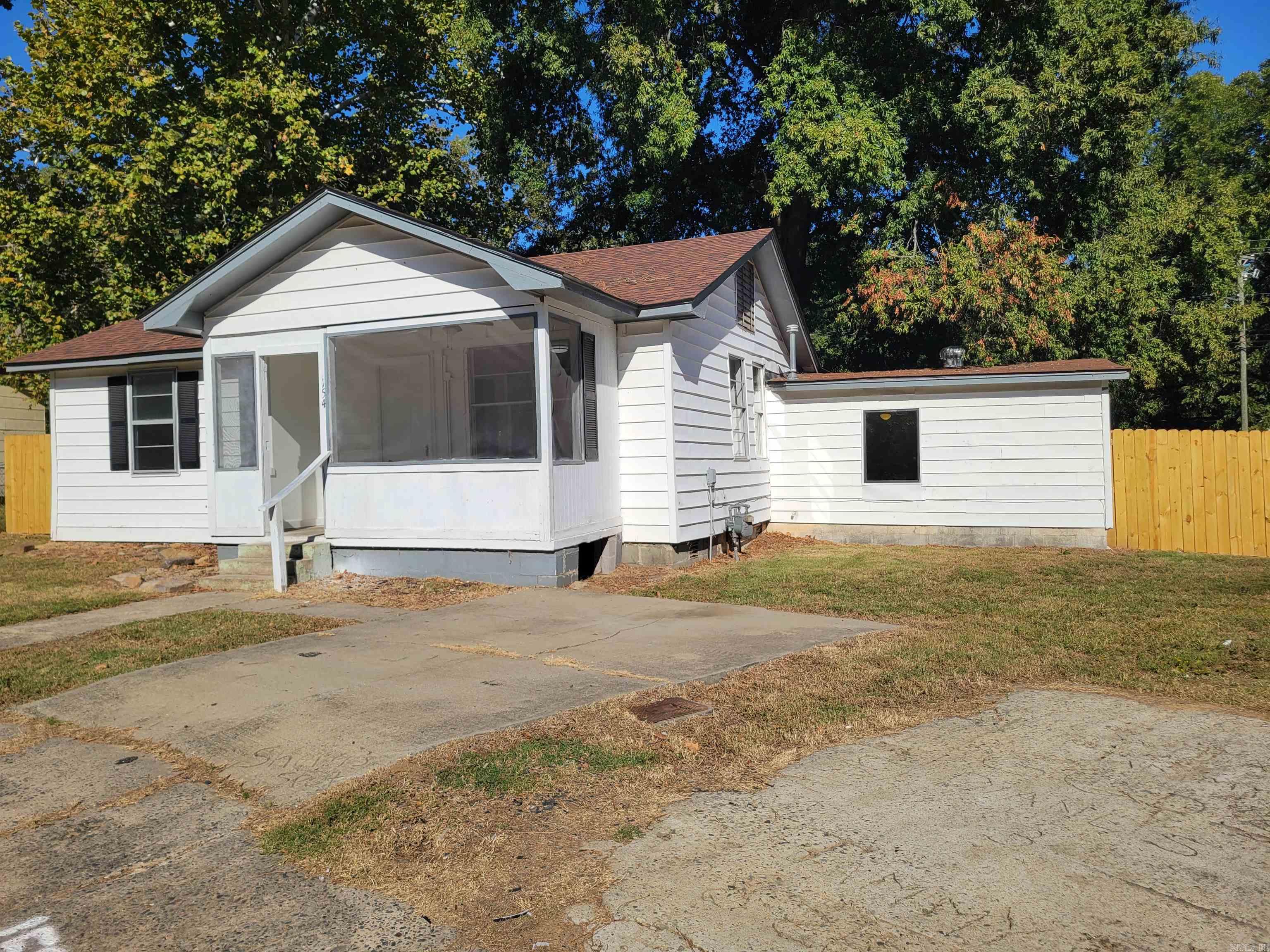 154 North  Jacksonville, AR