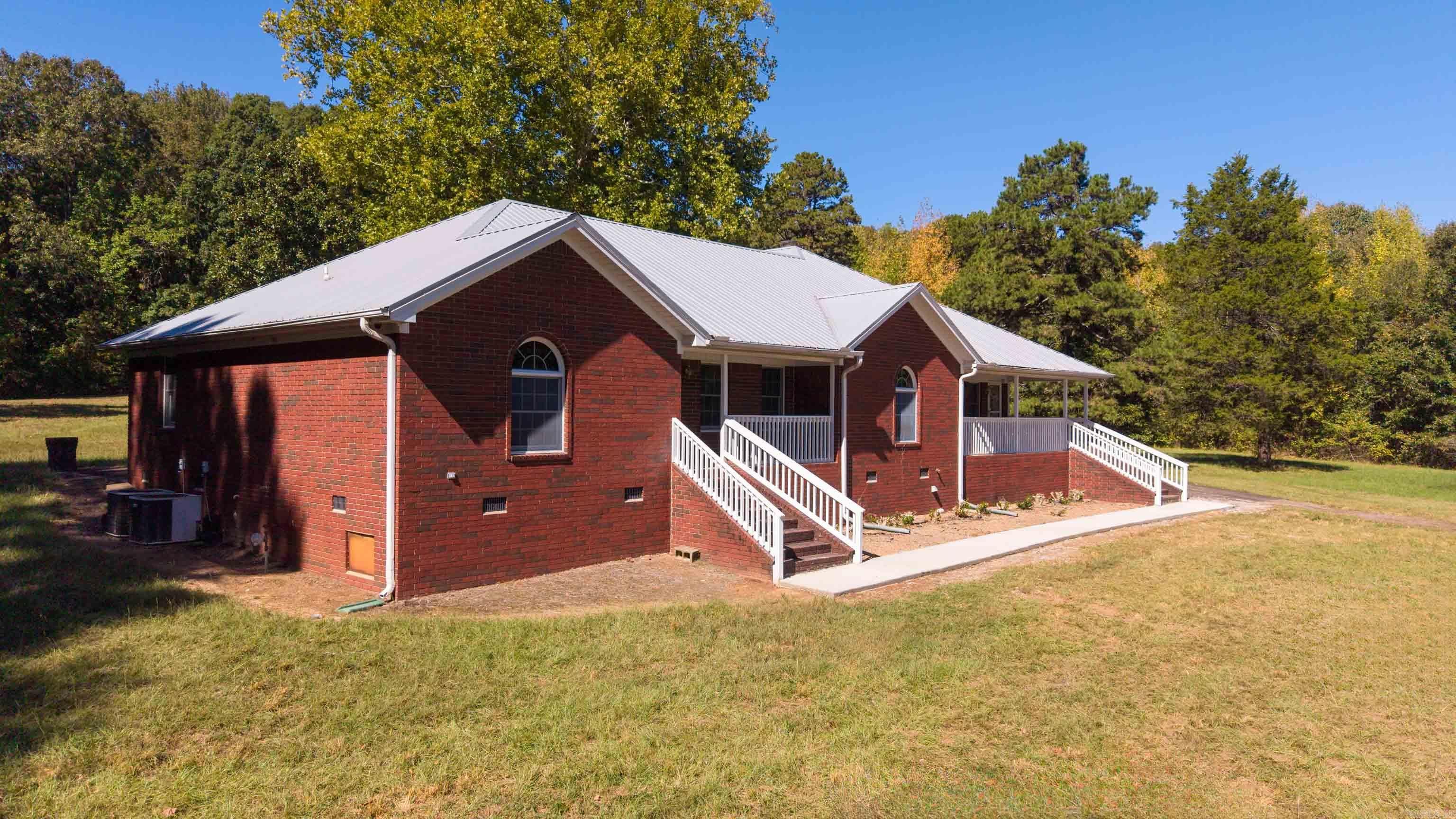 3585 Hwy 16  Pangburn, AR