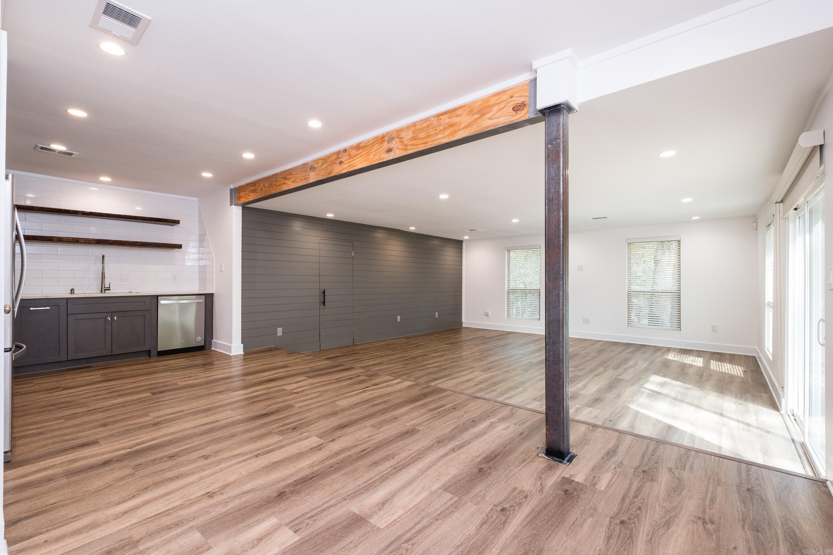 2201 Roberts  Little Rock, AR