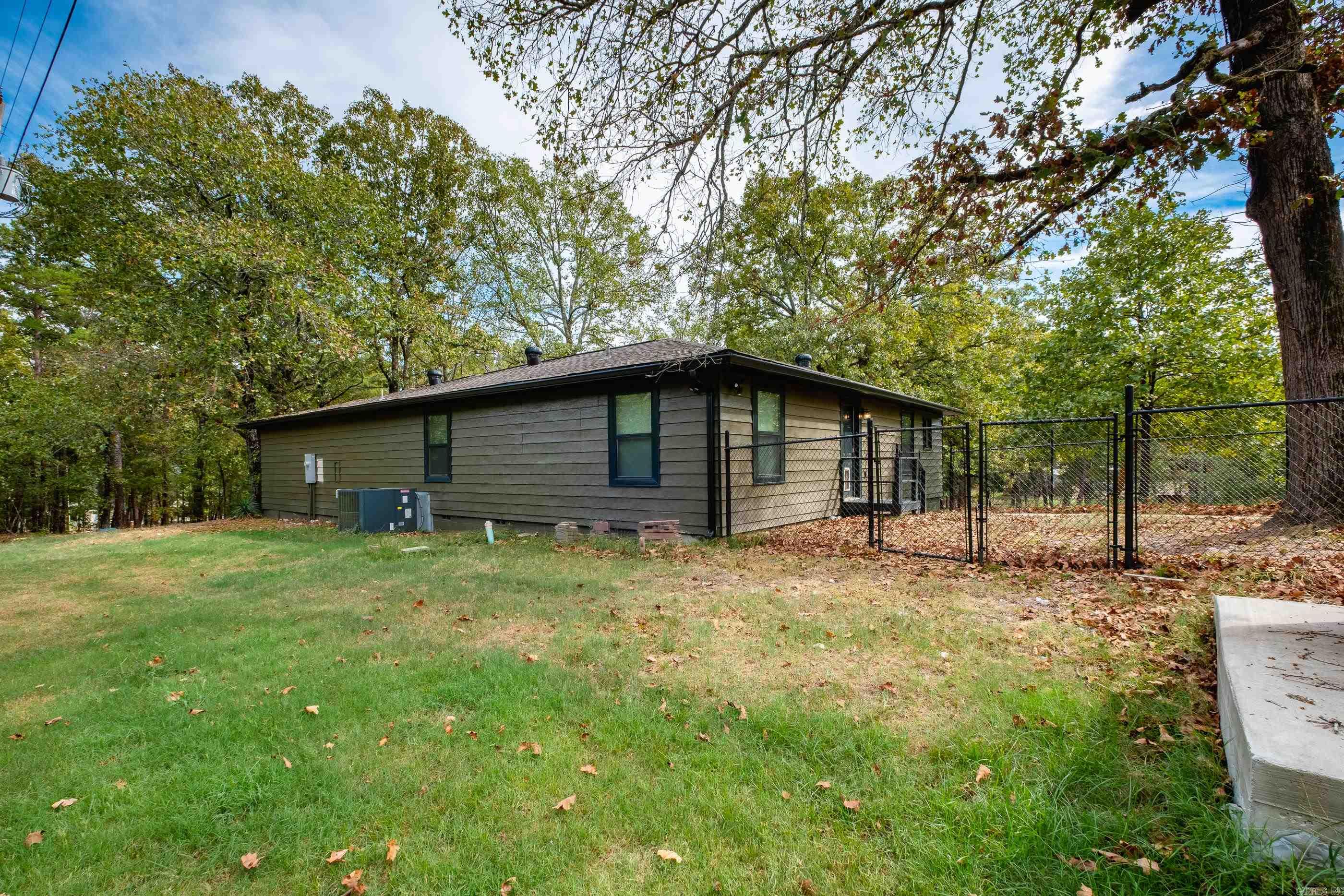 2201 Roberts  Little Rock, AR