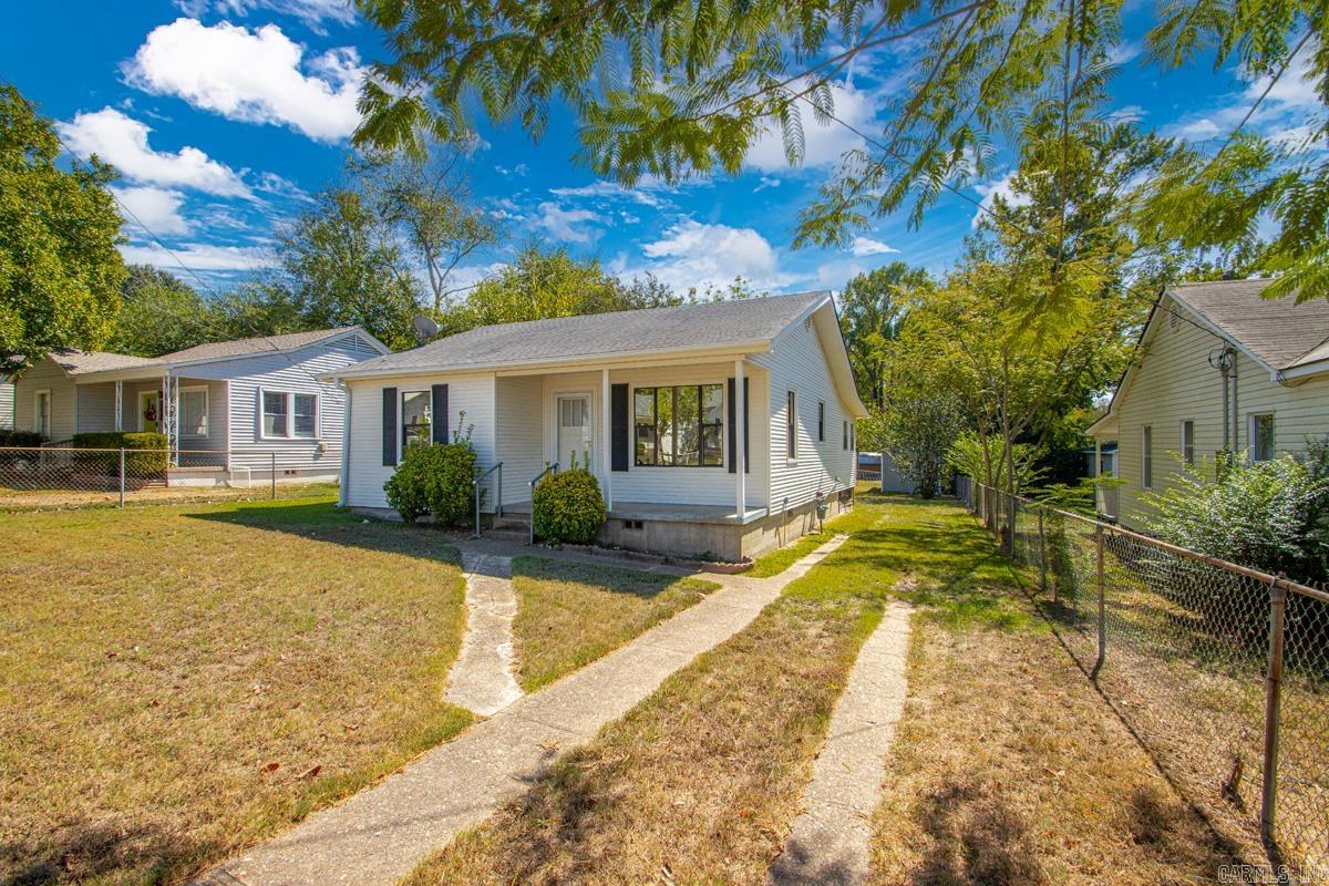 1214 THELMA  Benton, AR