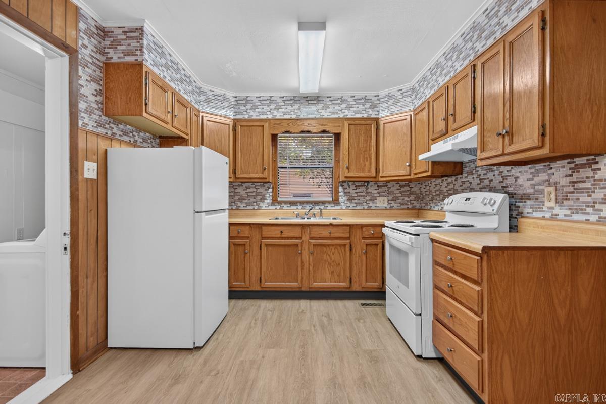 1214 THELMA  Benton, AR