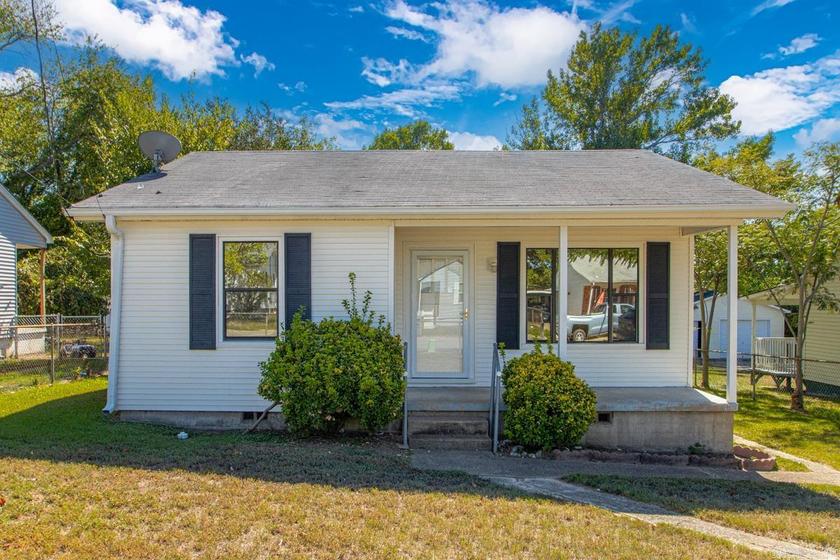 1214 THELMA  Benton, AR