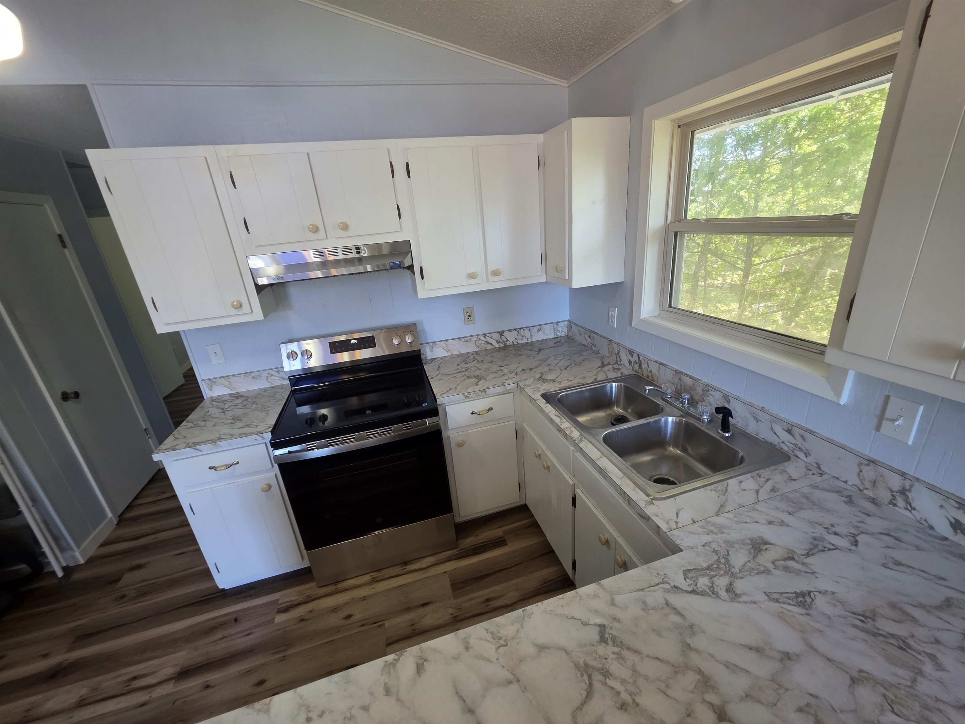 7 Aqua  Cherokee Village, AR