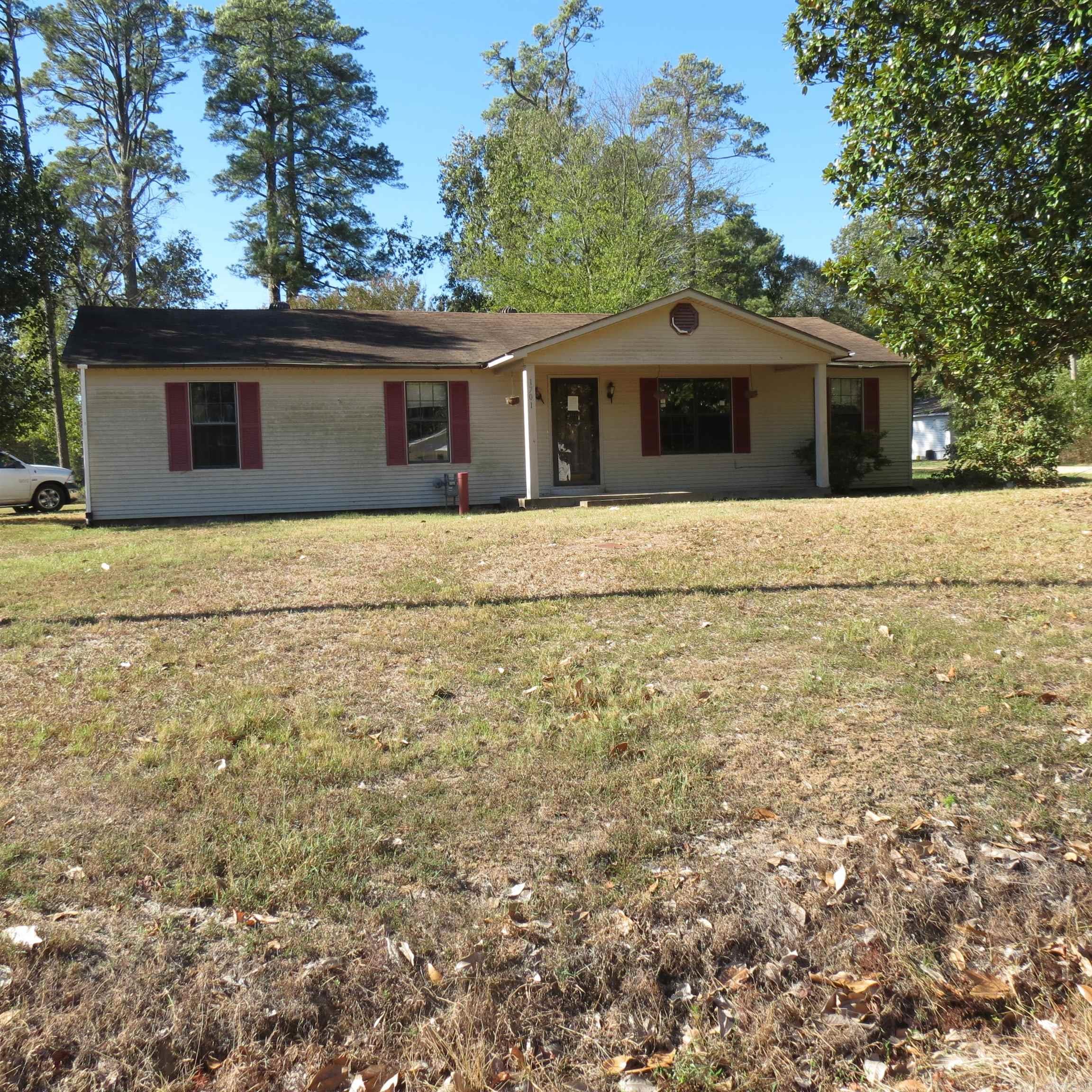 1701 W Pine  Warren, AR
