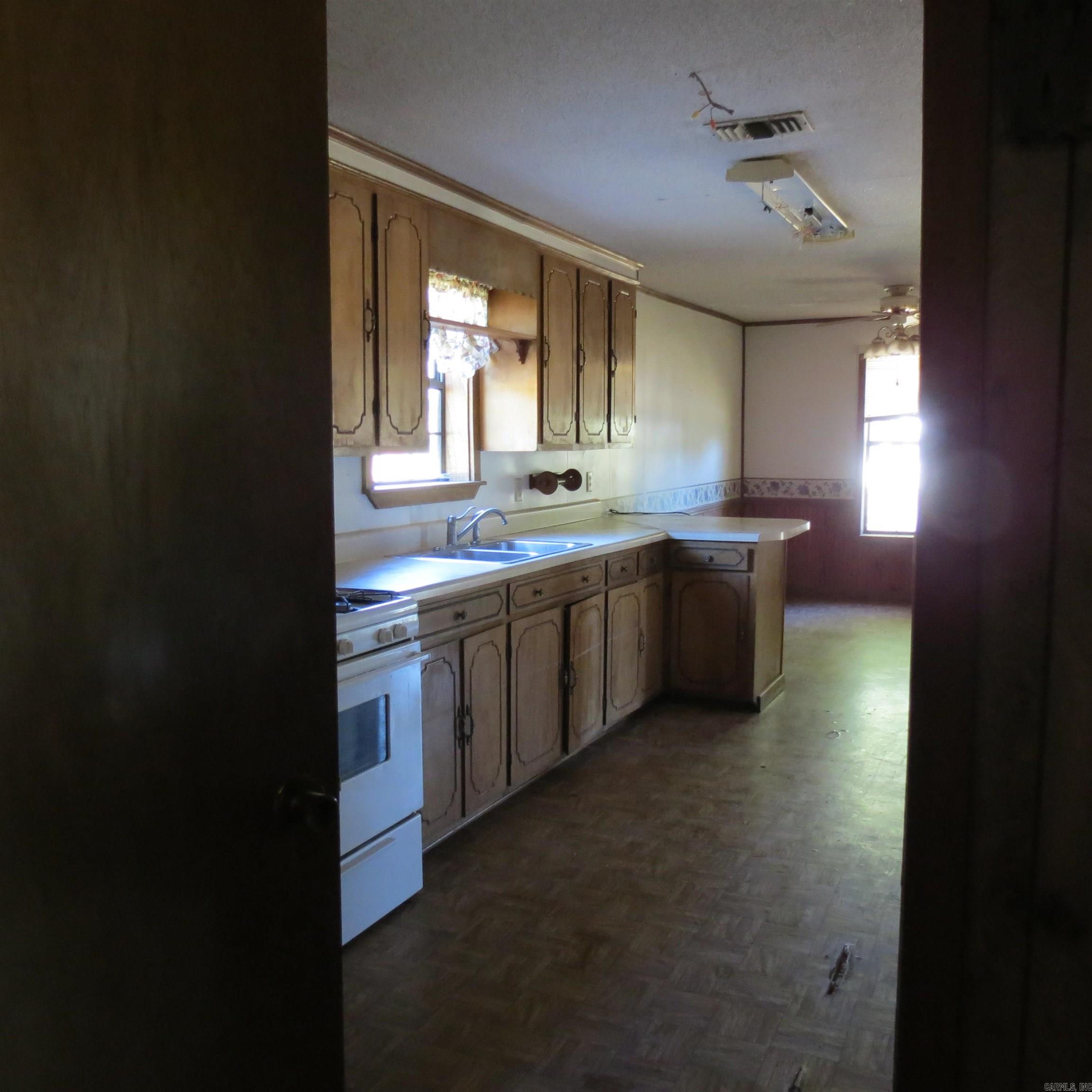 1701 W Pine  Warren, AR