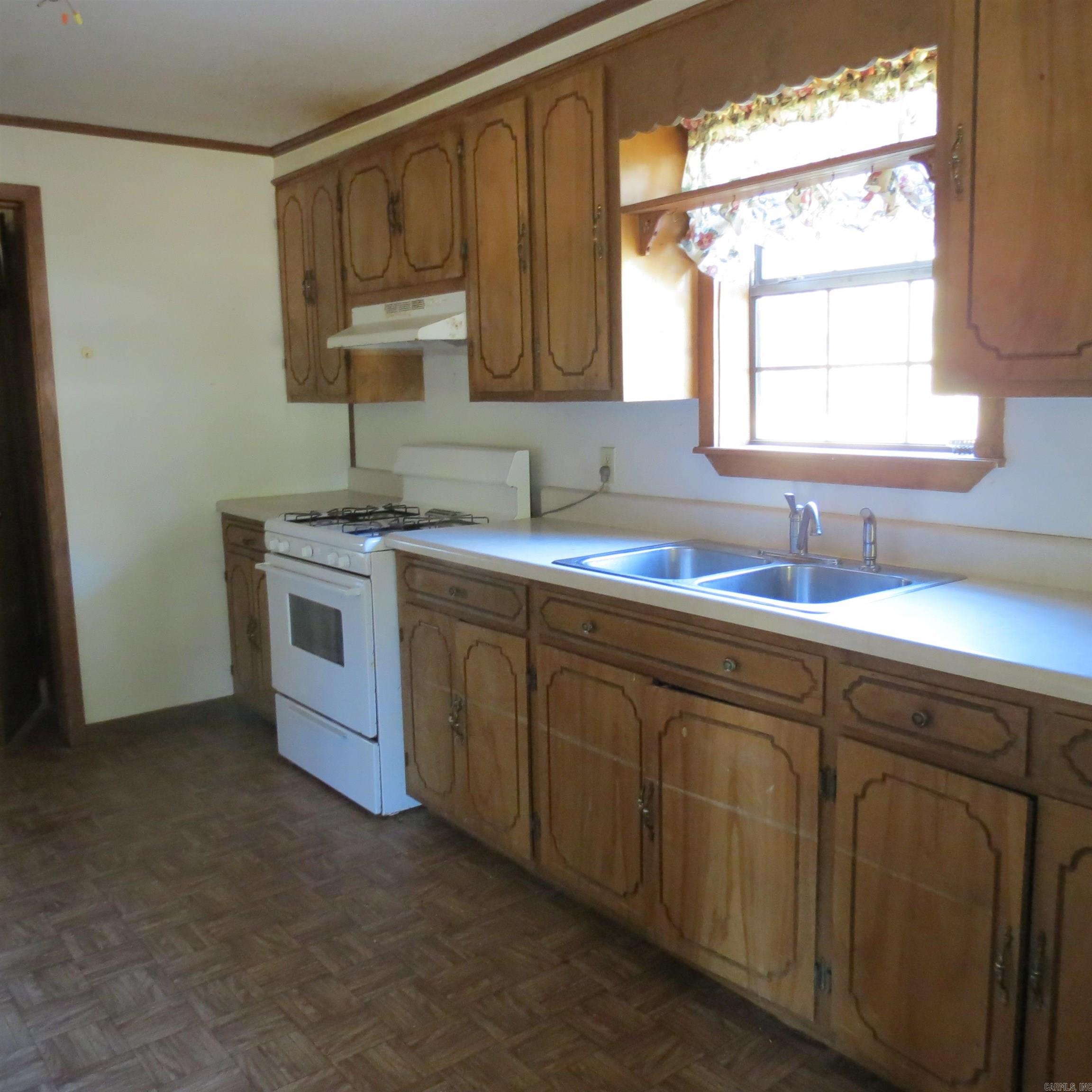 1701 W Pine  Warren, AR