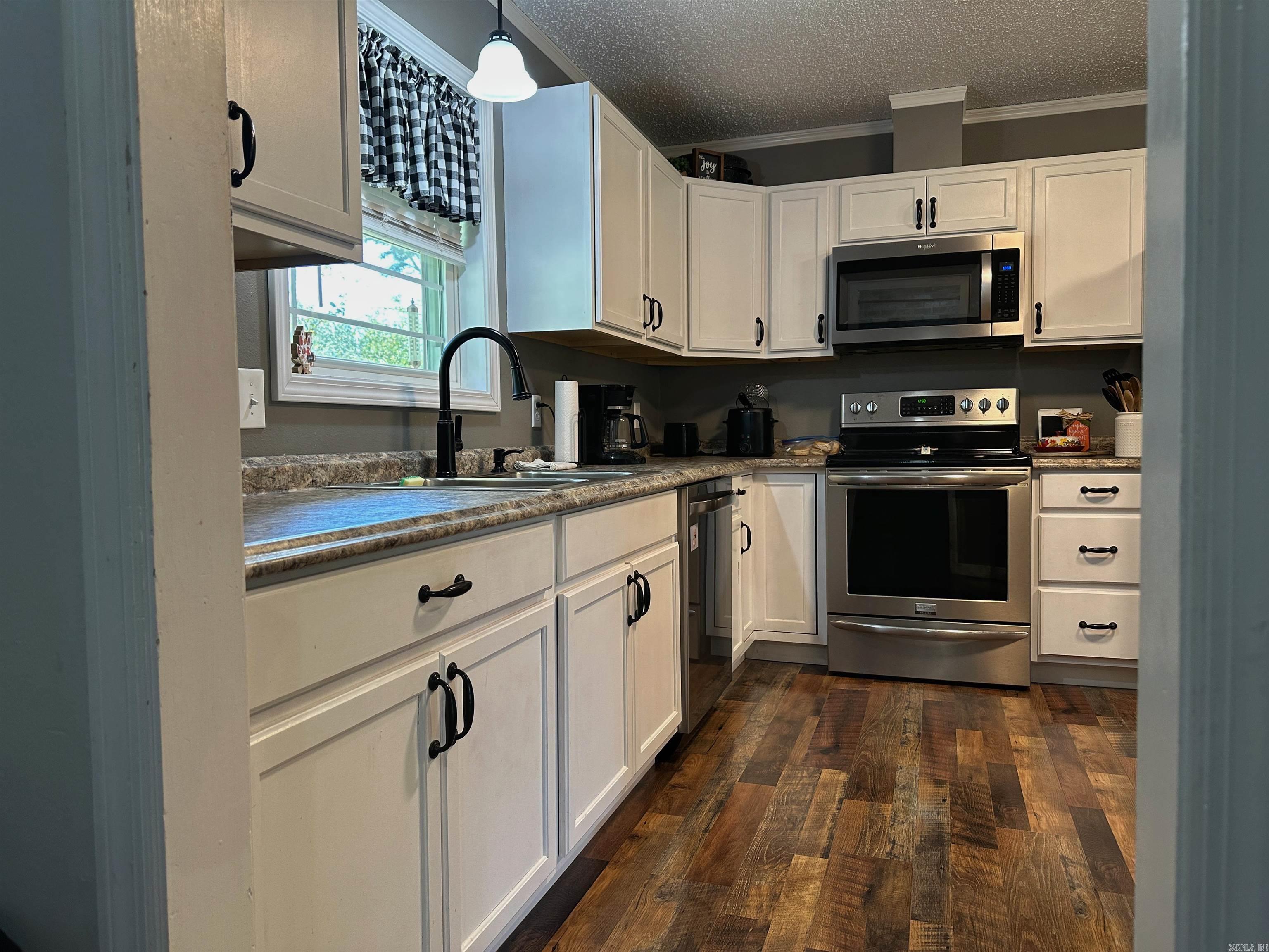 1511 N Broadway  Heber Springs, AR