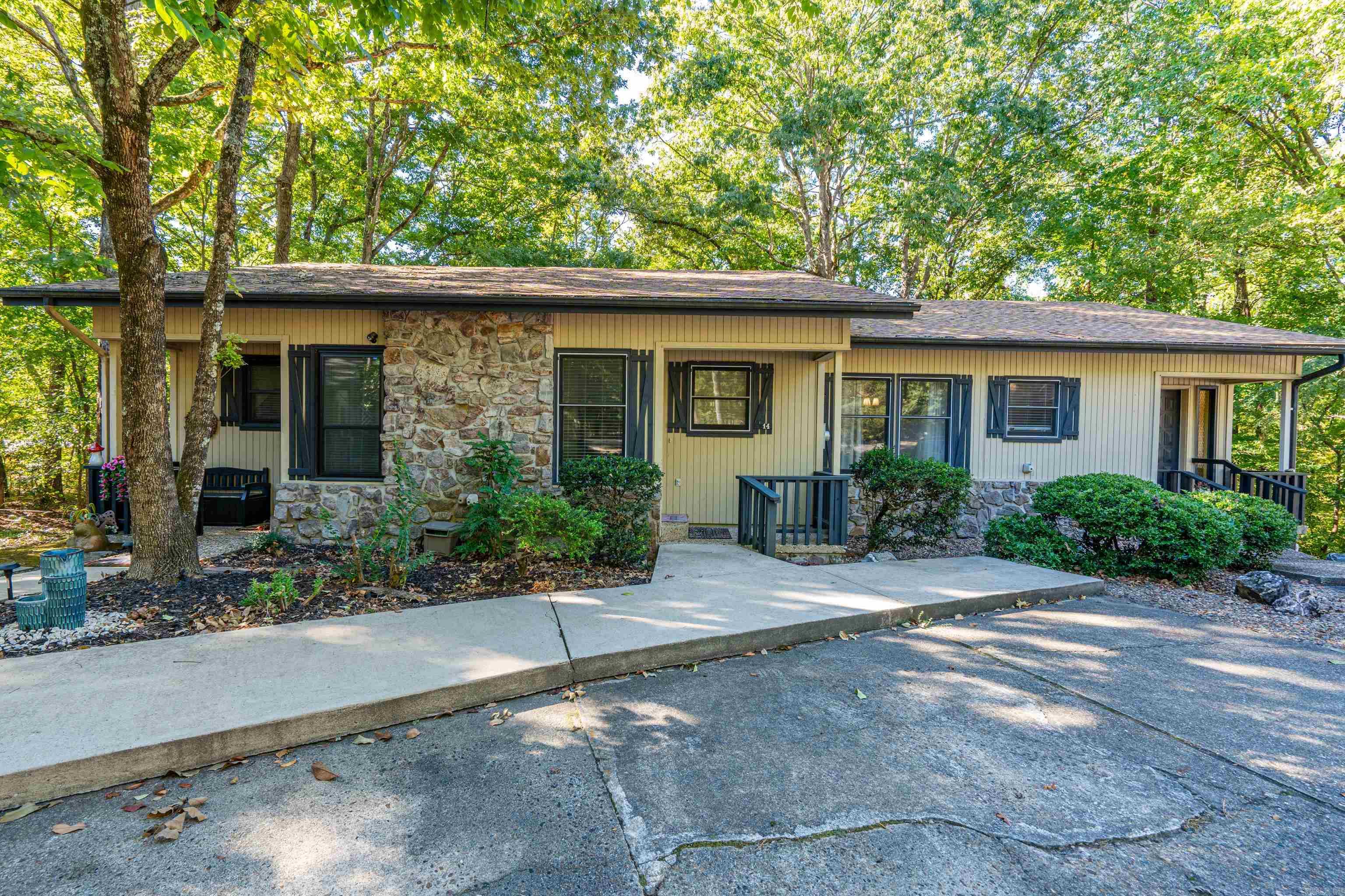 14 Orantes  Hot Springs Village, AR