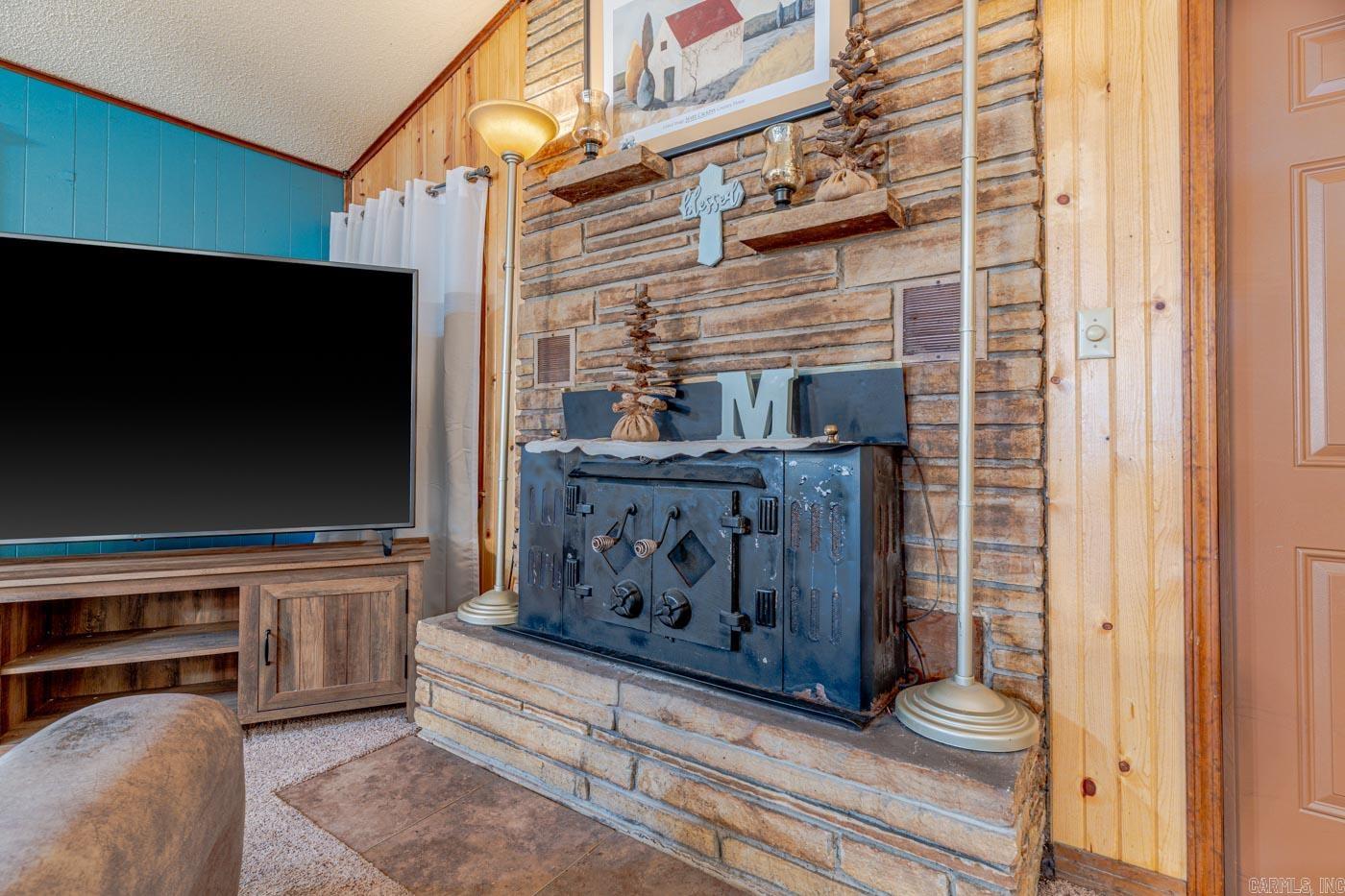 1319 Riverview Dr  Horseshoe Bend, AR