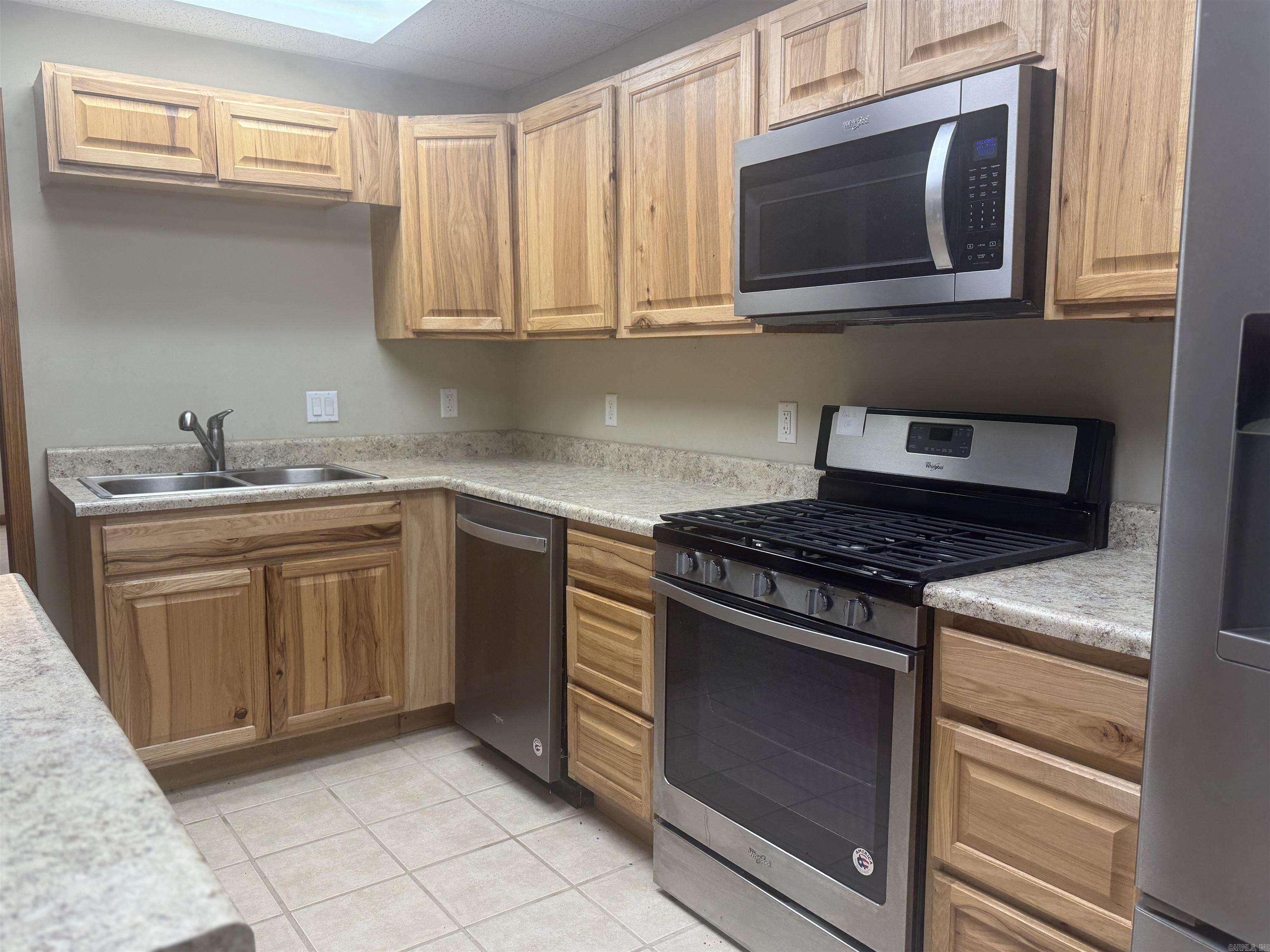 86 Center  Elizabeth, AR