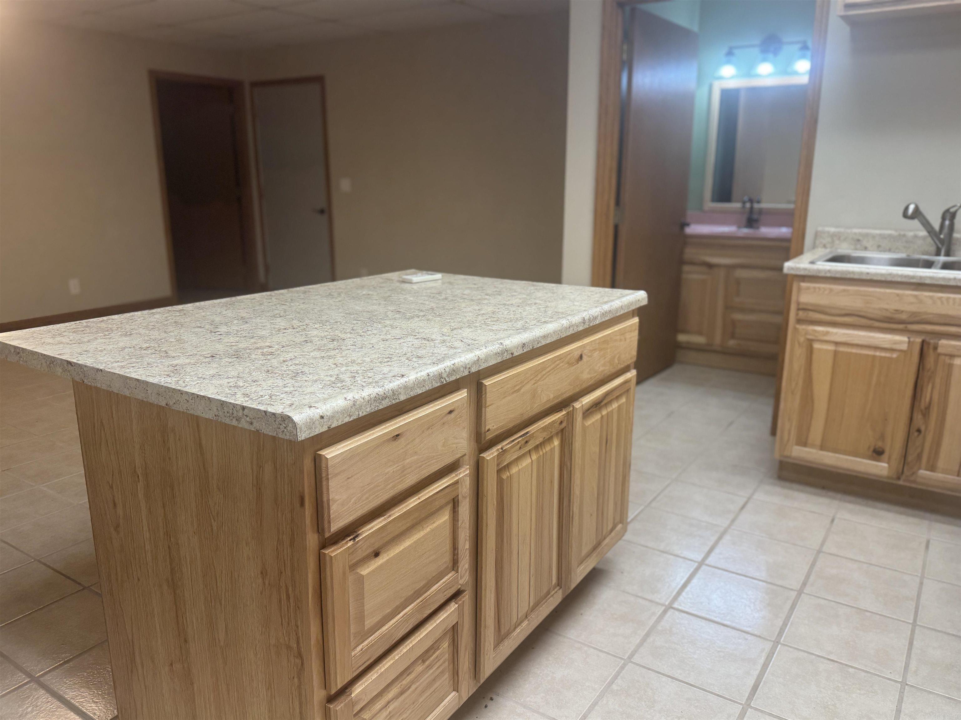 86 Center  Elizabeth, AR