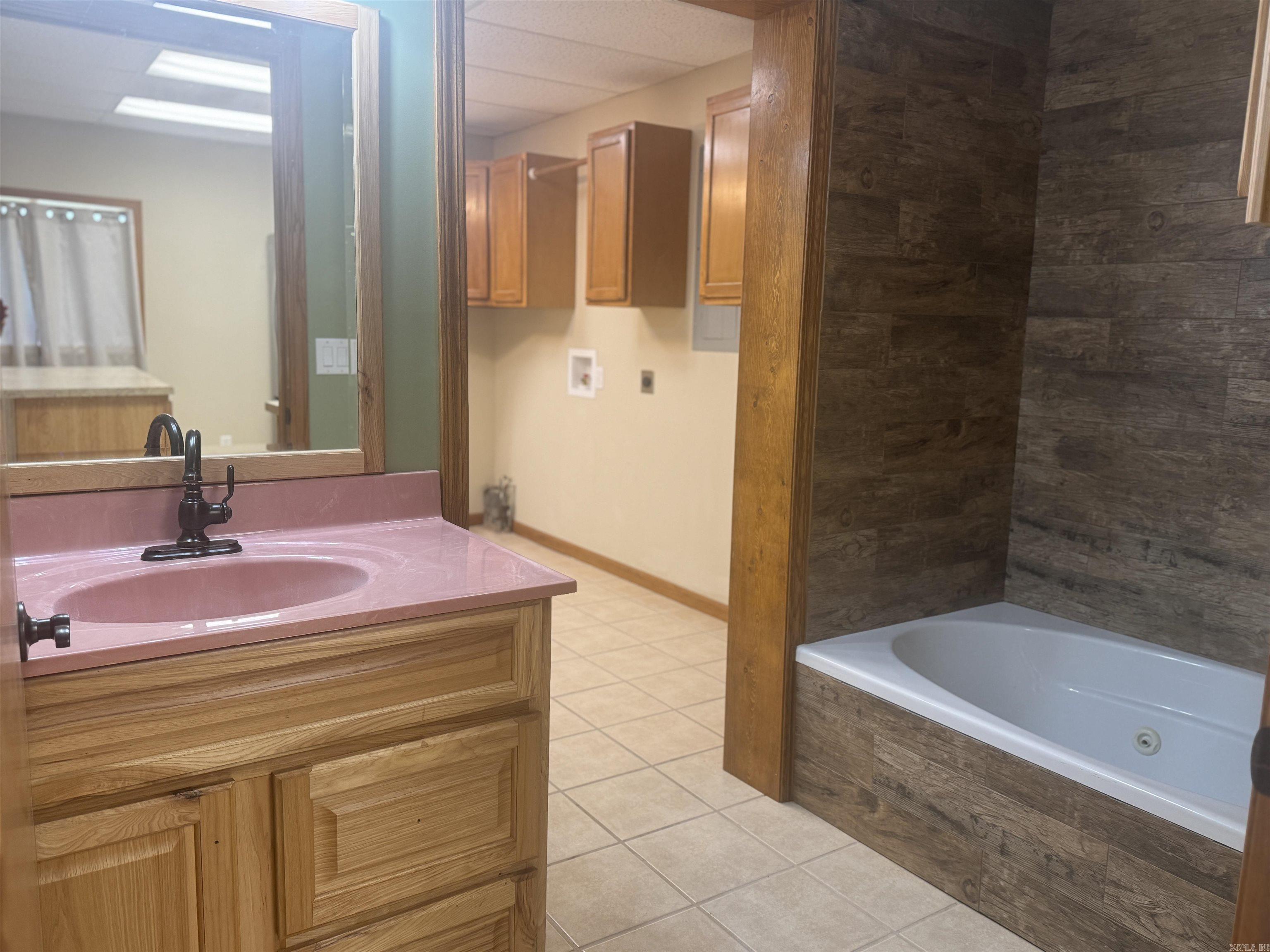 86 Center  Elizabeth, AR