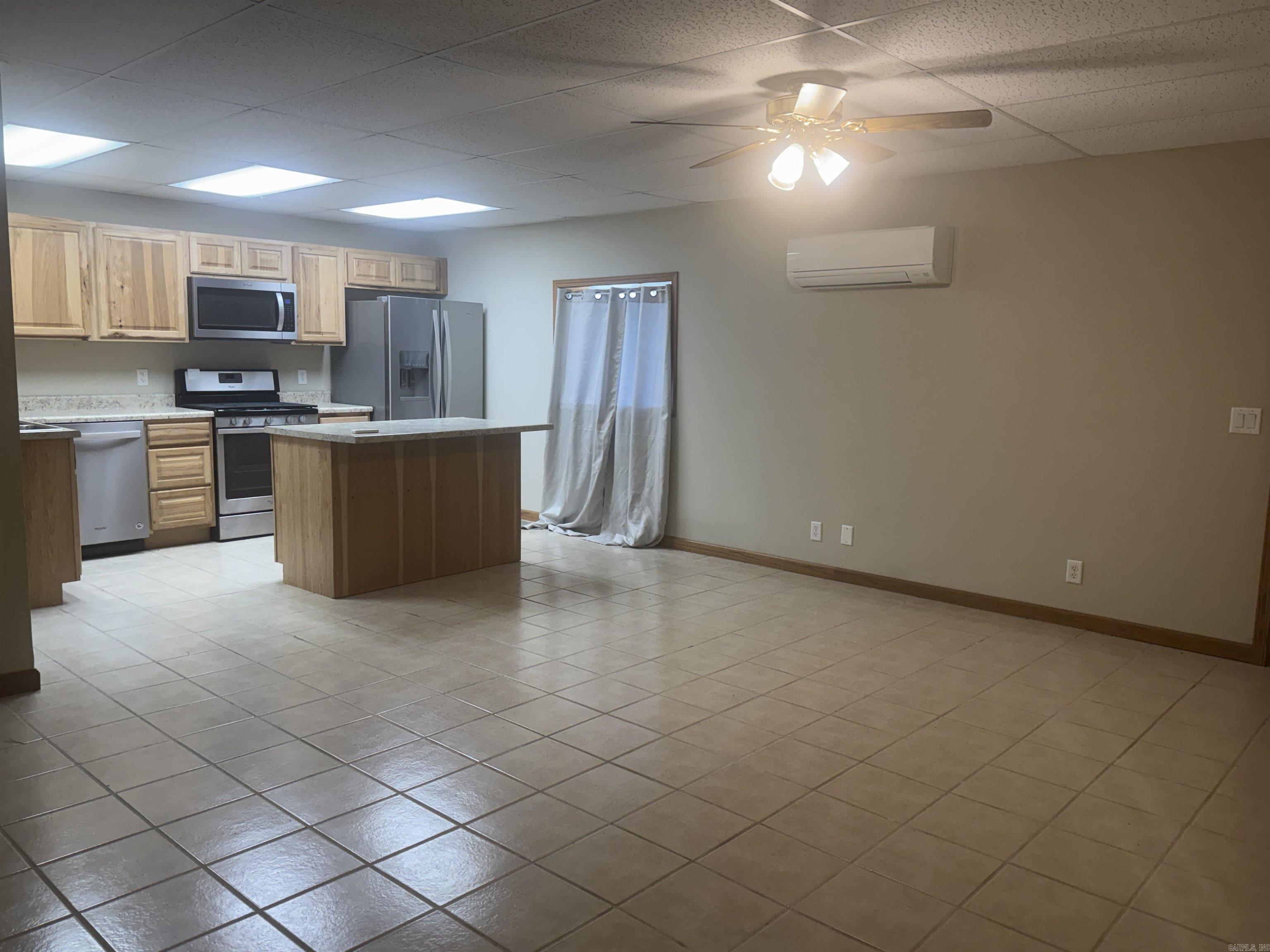 86 Center  Elizabeth, AR