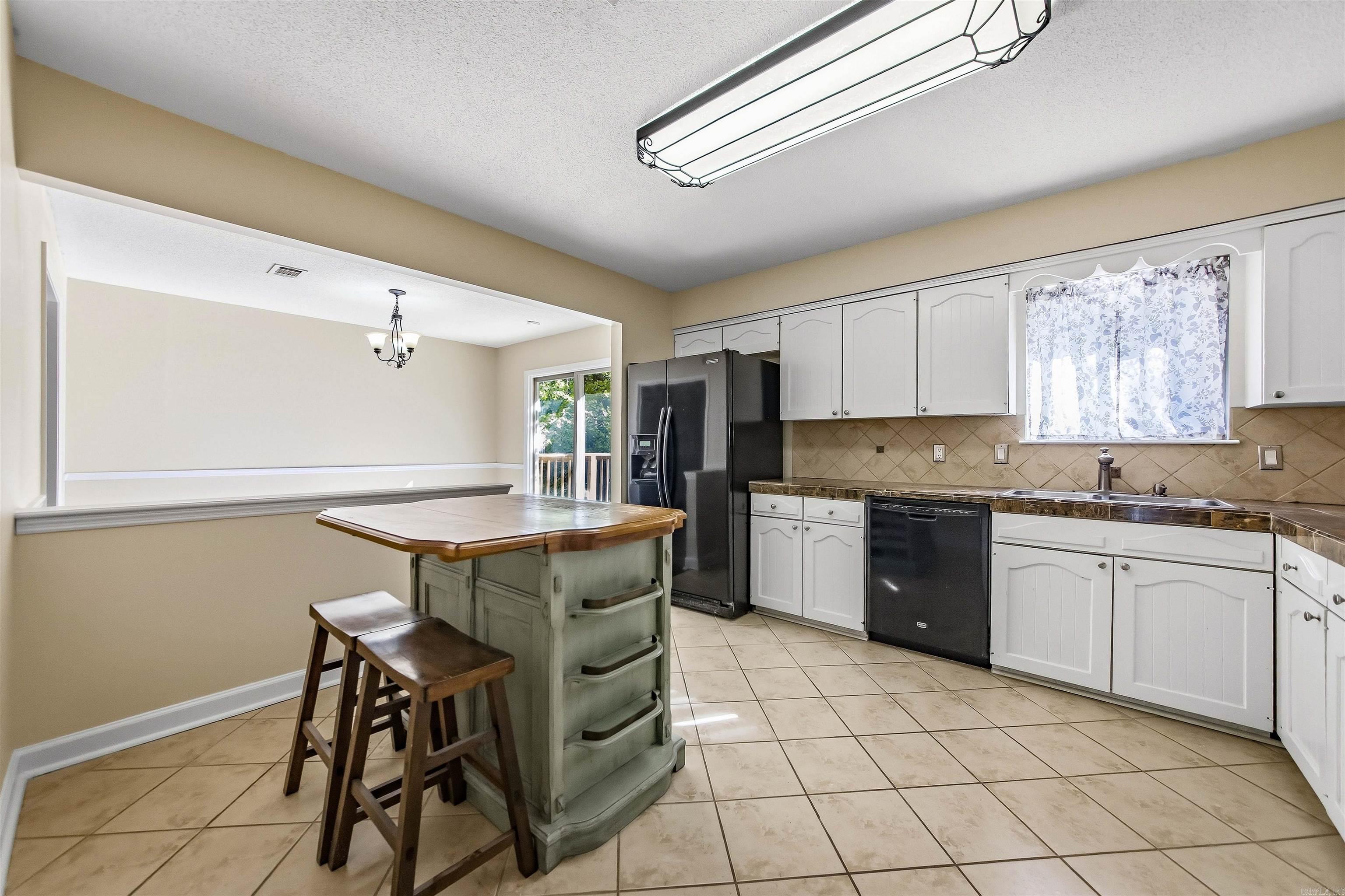 2219 Breckenridge Dr Little Rock, AR 72227