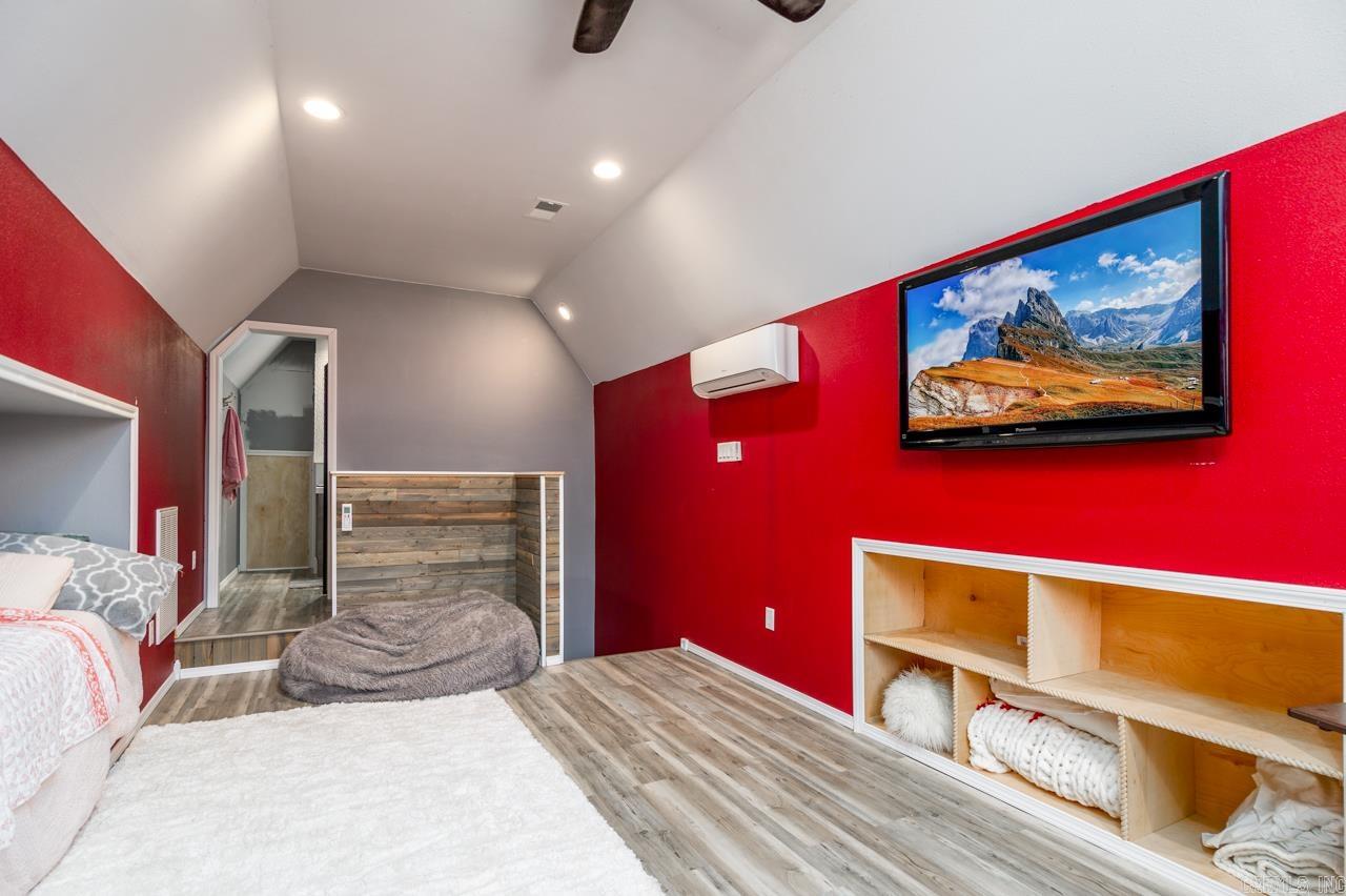 320 Castlegate Dr — photo 5