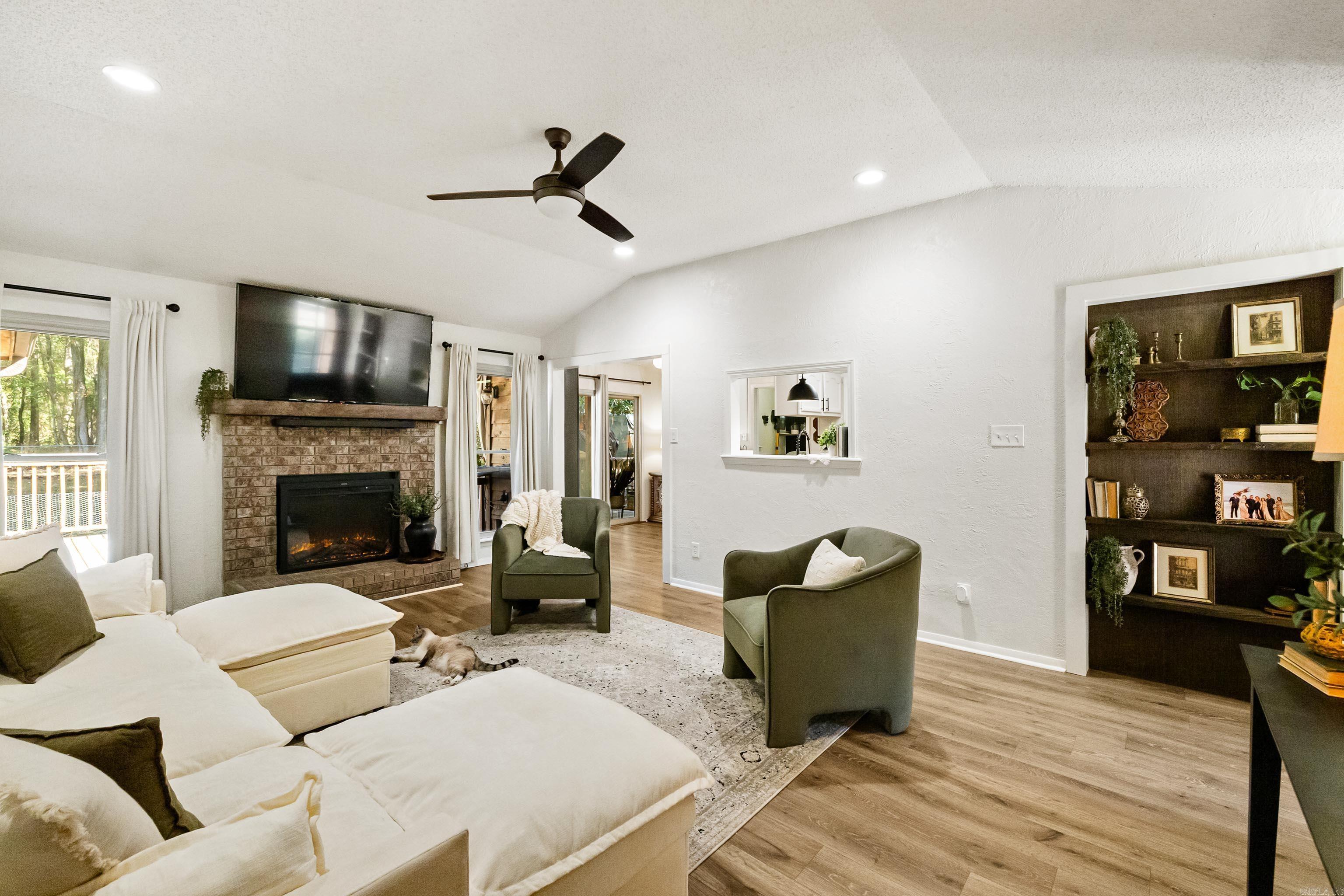 10800 Mars Hill Road Bauxite, AR 72011