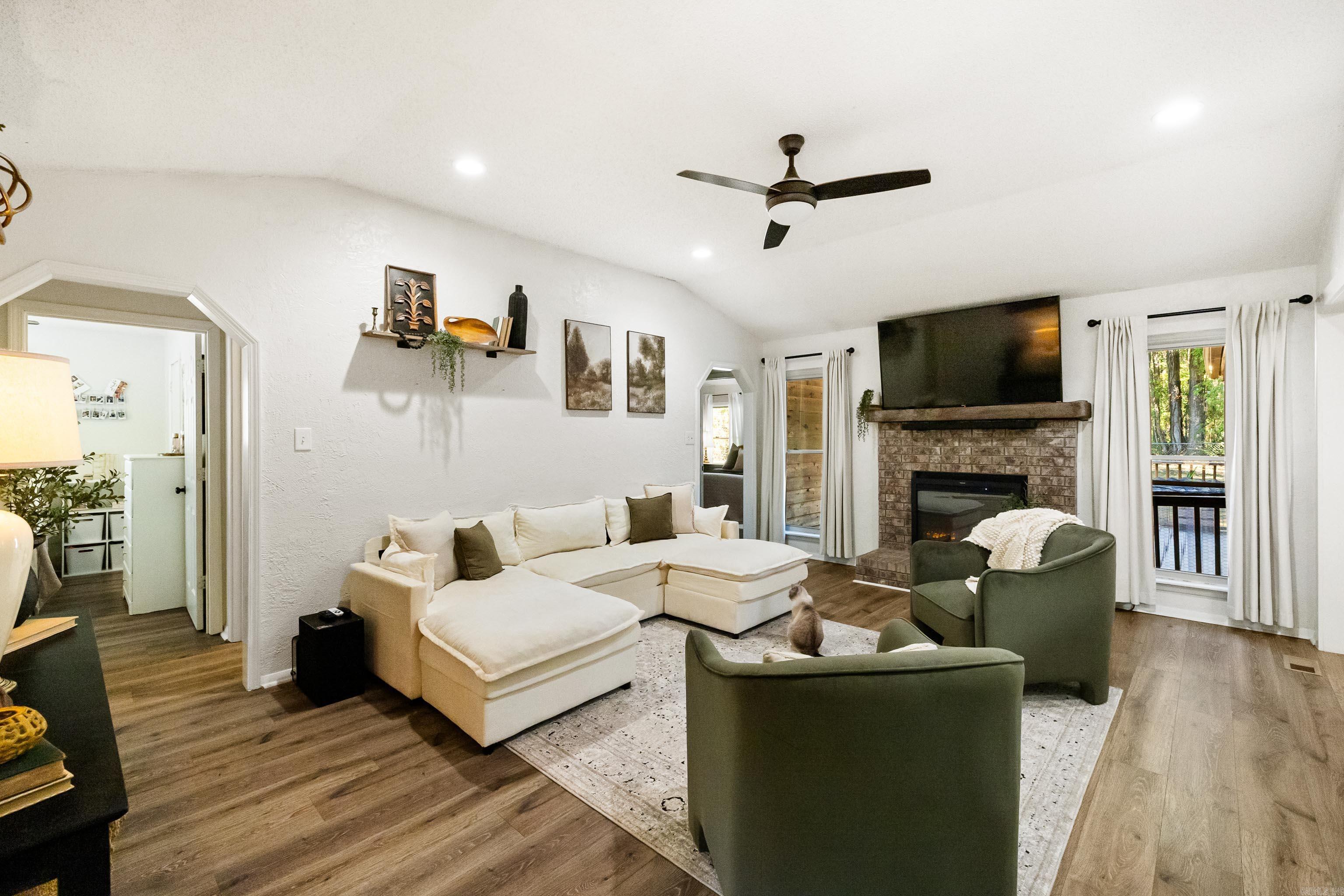 10800 Mars Hill Road Bauxite, AR 72011