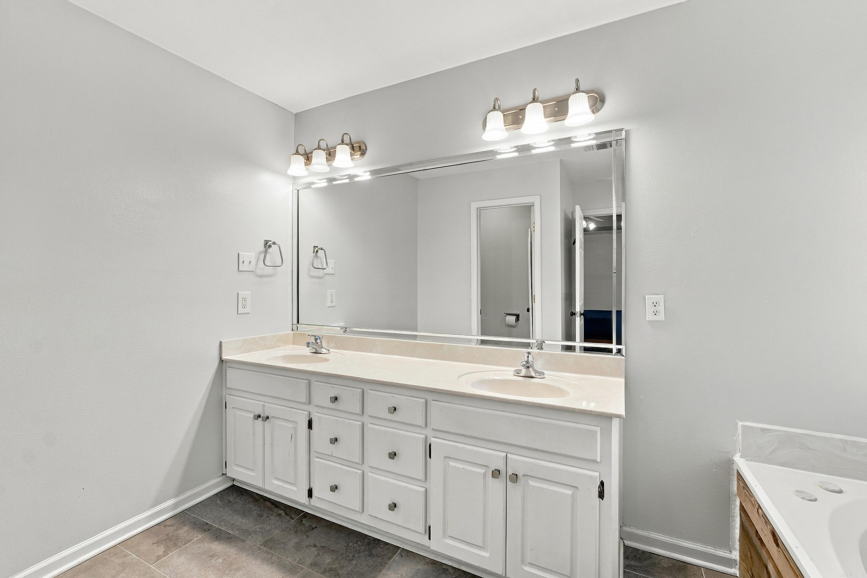 27 Magness Creek Drive Cabot, AR 72023