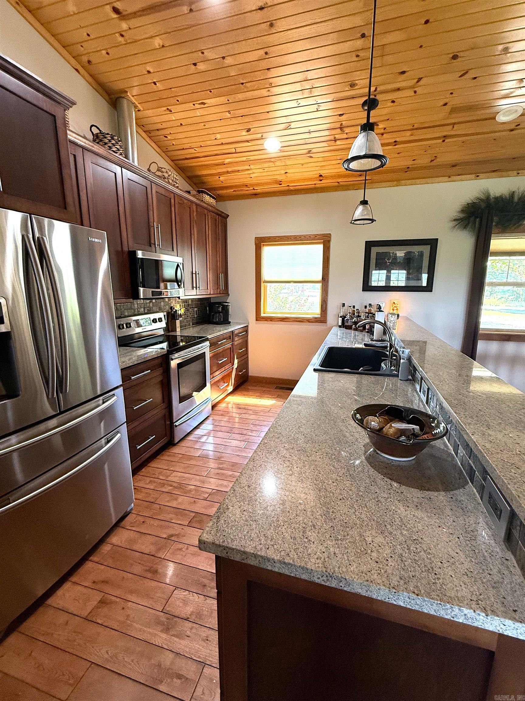 105 Tollie Kay Lane Mountain View, AR 72560