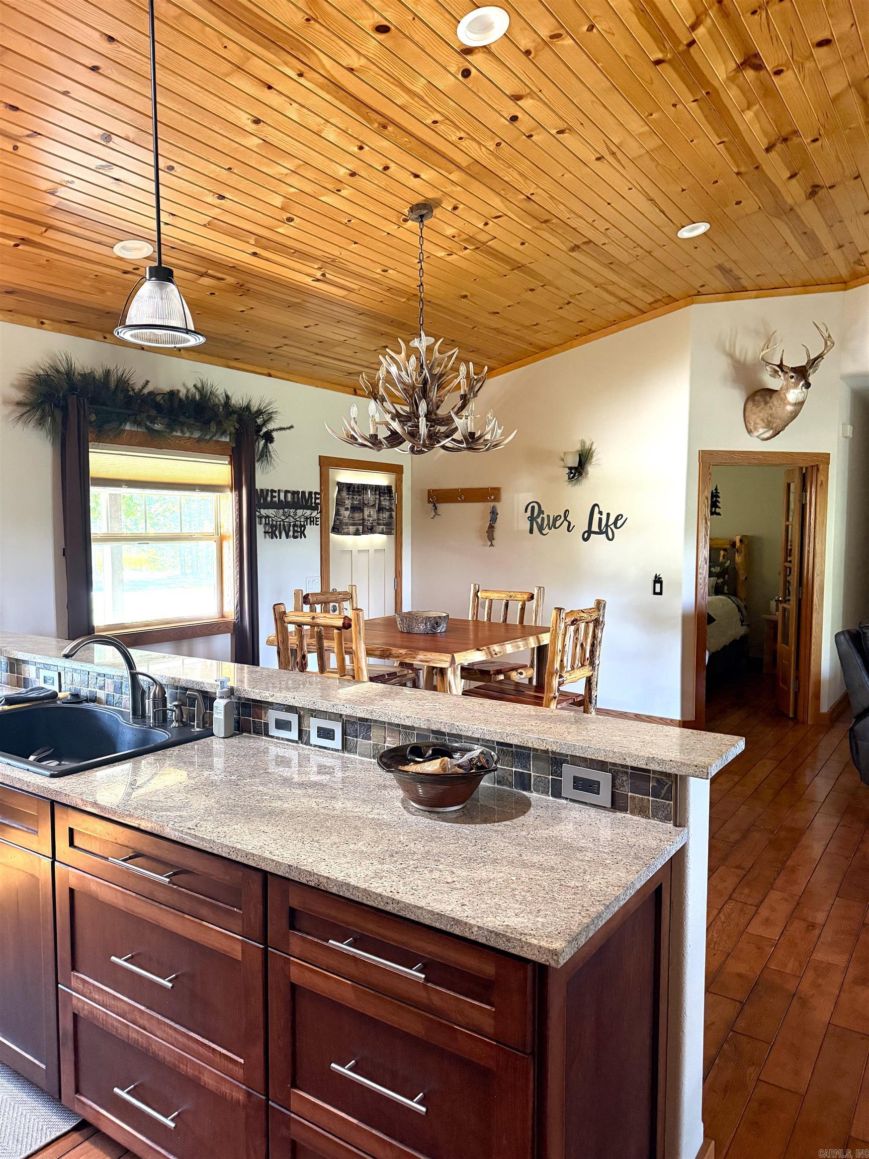 105 Tollie Kay Lane Mountain View, AR 72560