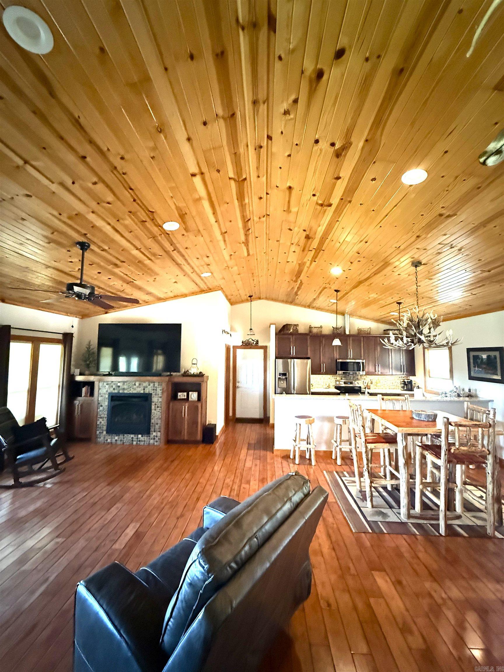 105 Tollie Kay Lane Mountain View, AR 72560